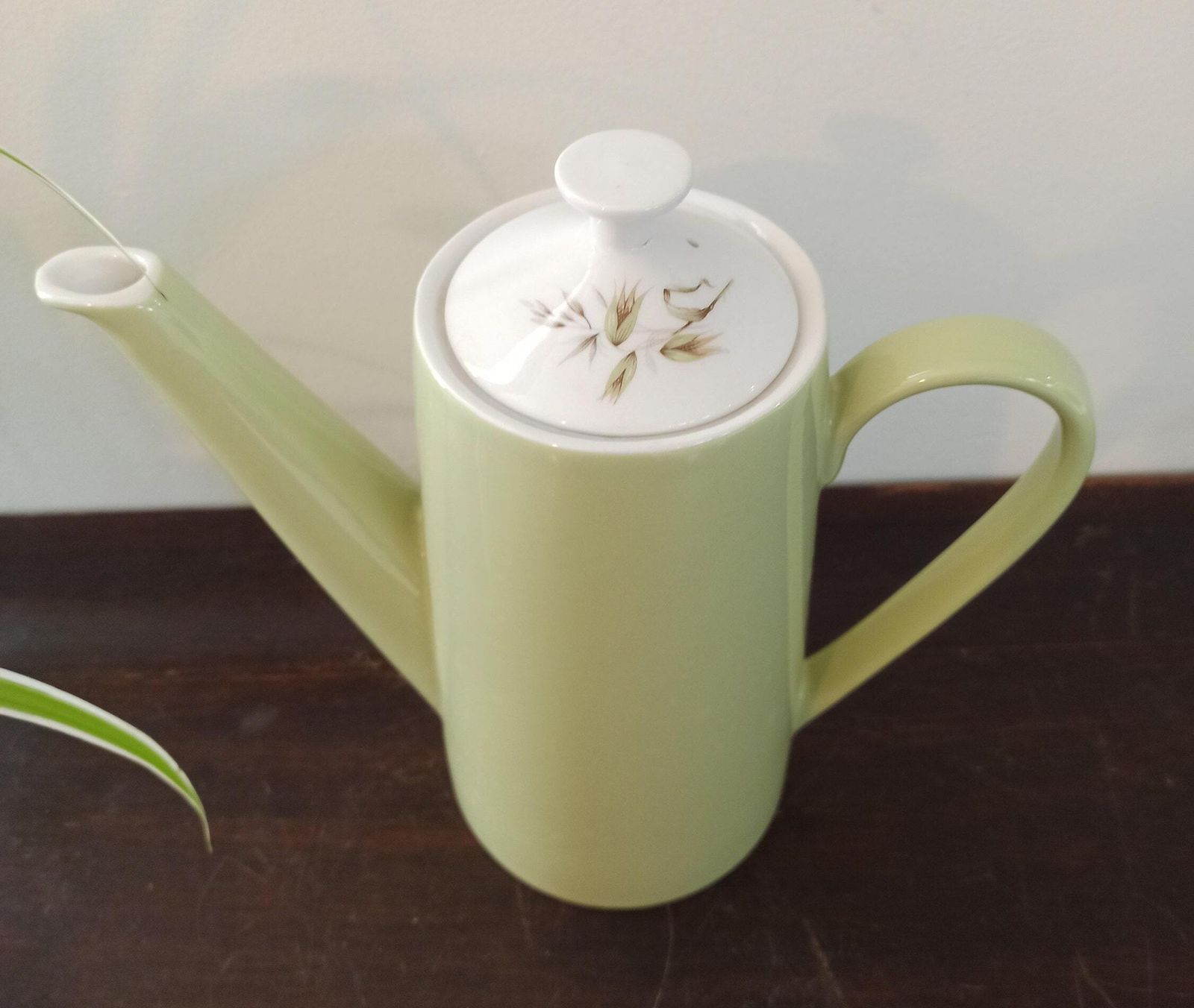 Vintage Green Teaset. 6 Cups And Saucers. Teapot, Milk Jug And Sugar Bowl. Very Good Condition. Johnson Brothers. photo furniture