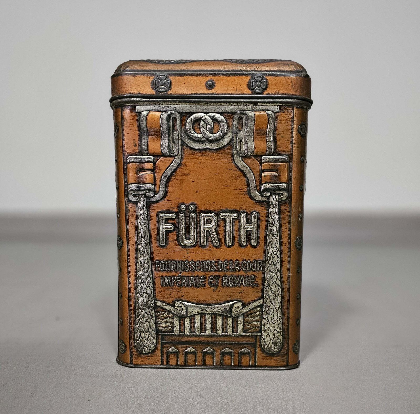 photo vintage Rare Vintage Fürth Vintage Candy / Cookies Box France 1940s