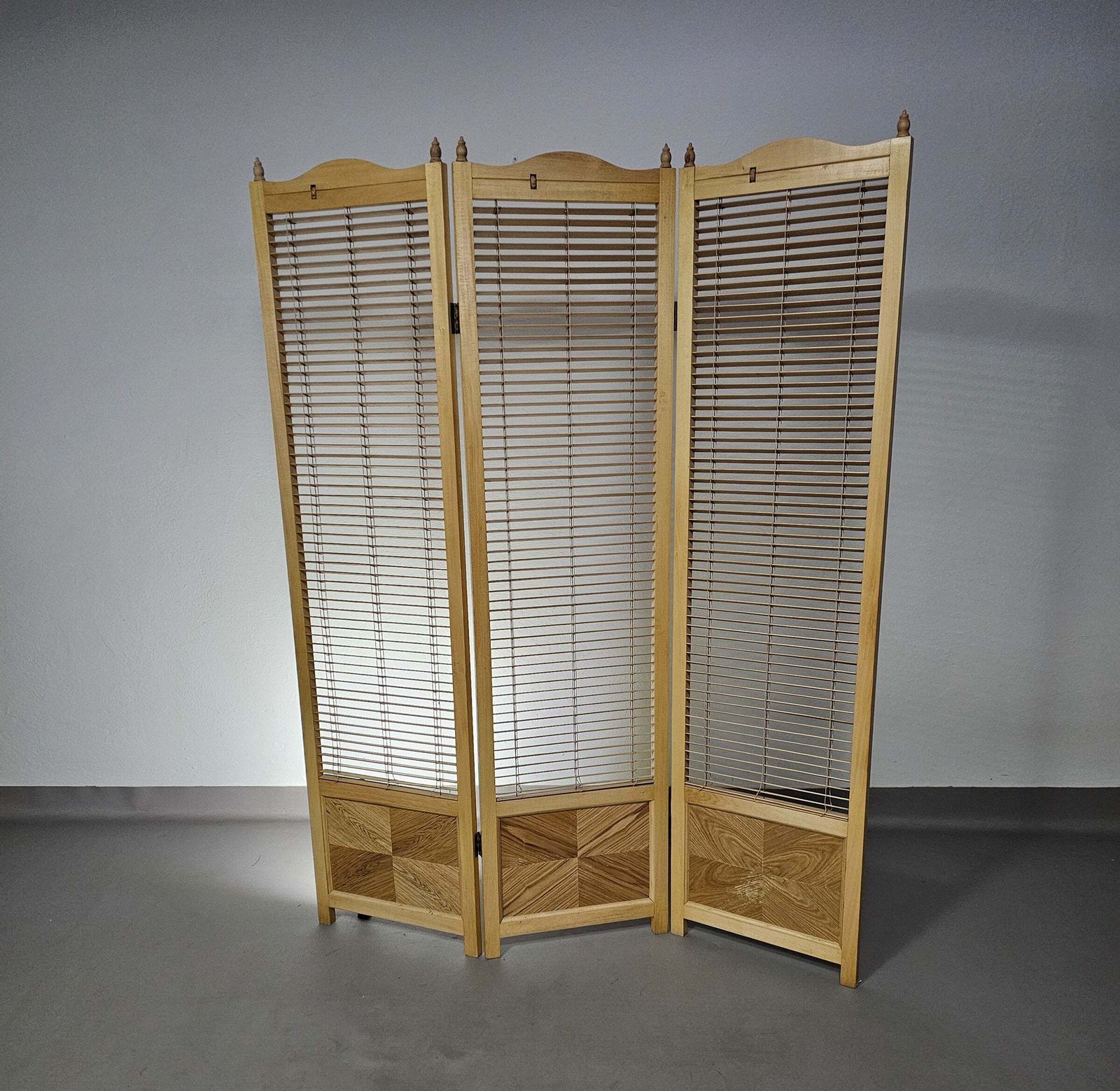 photo furniture Room Divider French Blonde Beech Louvered Screen Room Divider, 1960s