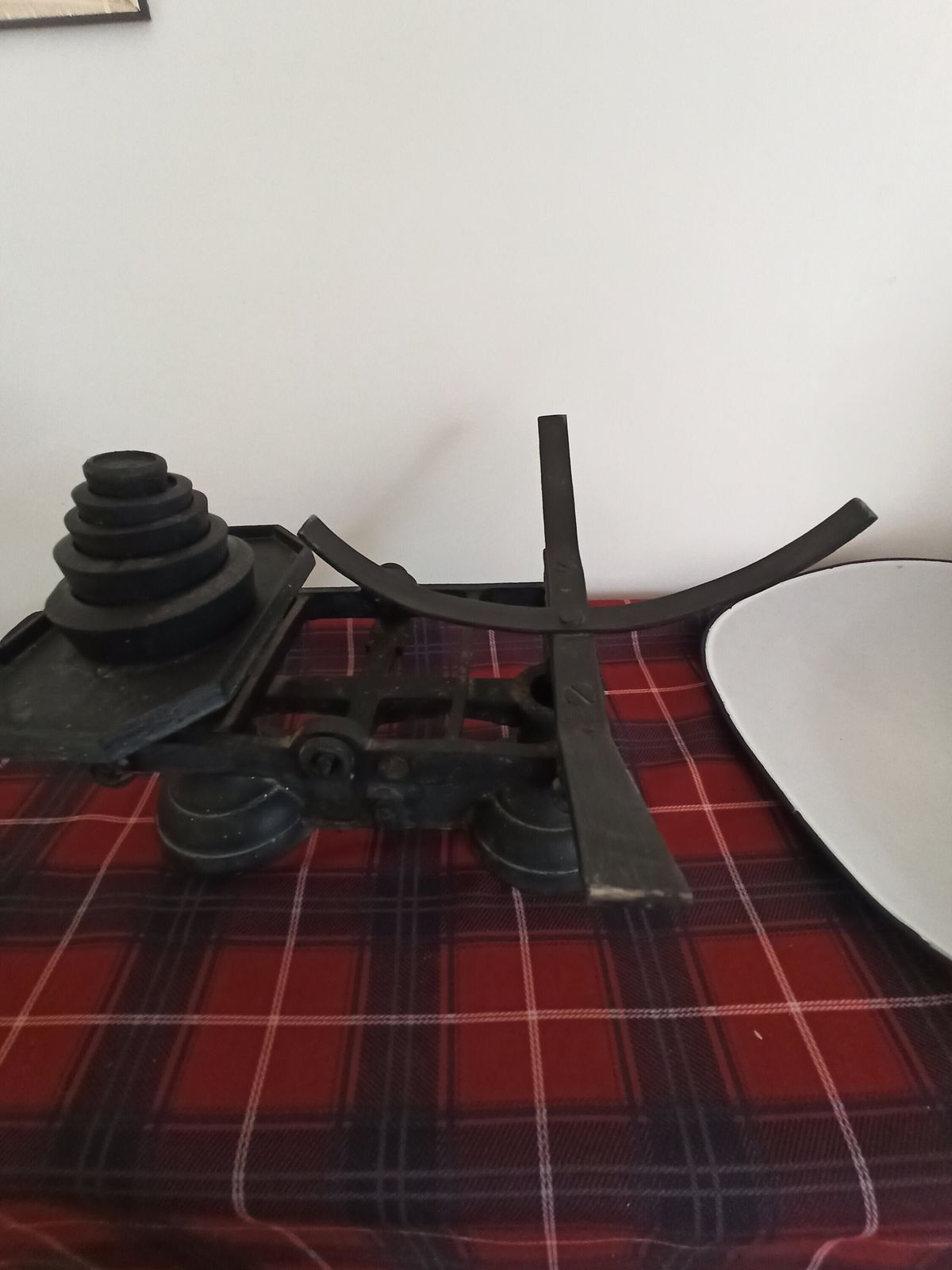 Black Kitchen Scales. With Weights. Good Overall Condition. photo Home Decor