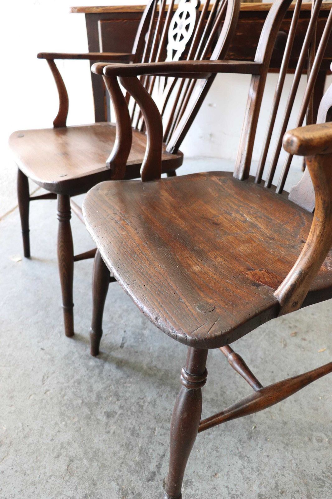 Charming Pair Of Engish Elm And Oak Wheel Back Farmhouse Carver Chairs photo 750.0
