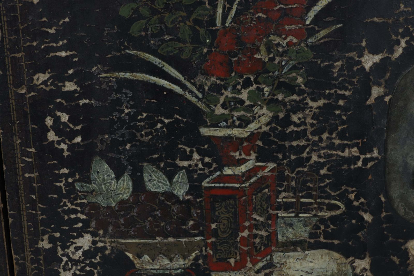 Late 18th Century Dark Lacquered Hand Painted Chinese Book Cabinet photo vinterior