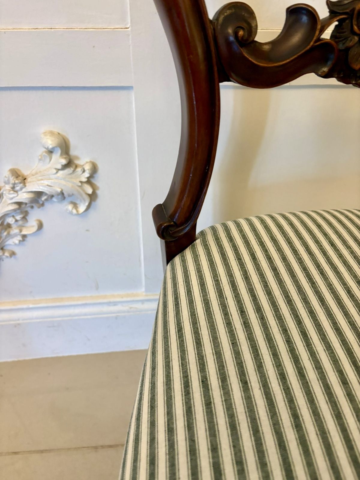 Set Of 6 Antique 19th Century Quality Carved Mahogany Balloon Back Dining Chairs photo Furniture