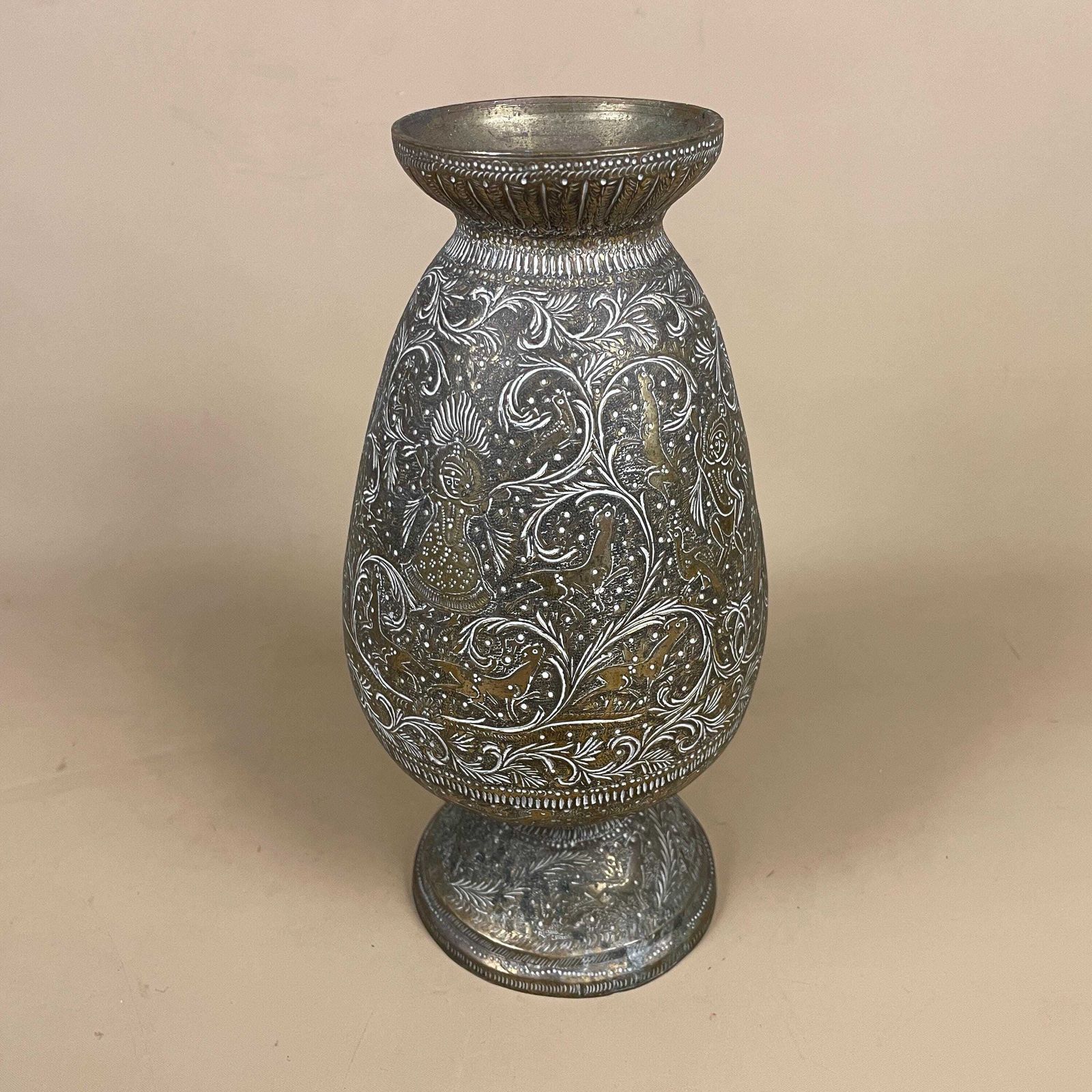 Antique Metal Gold Indian Patterned Brass Plant Pot Vase Jug Planter Jardiniere Handmade Engraved Etched Intricate Vintage Decorative Asian photo vinterior