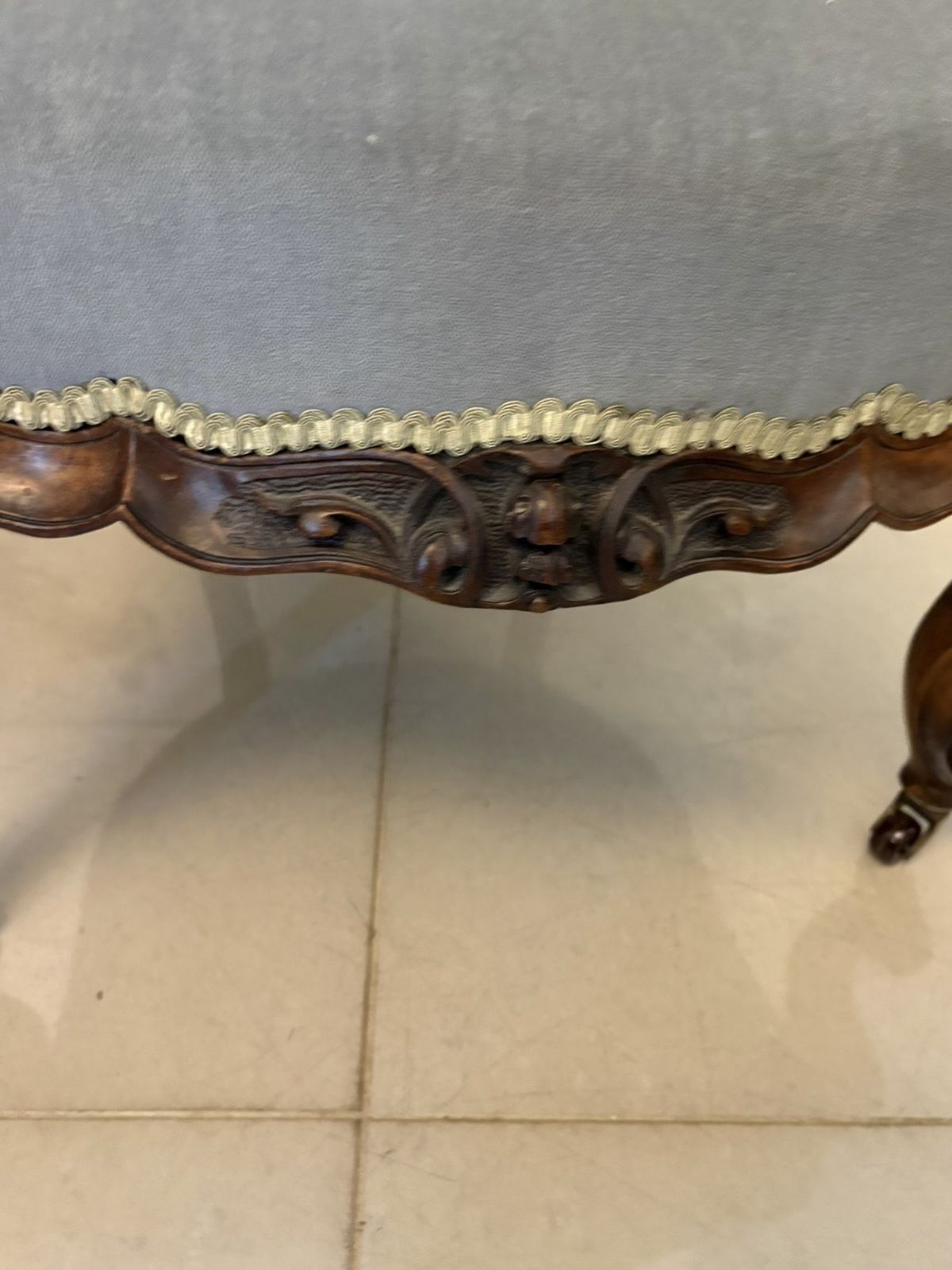 Outstanding Quality Pair Of Antique 19th Century Carved Walnut Ladies And Gentlemen’s Chairs photo vinterior