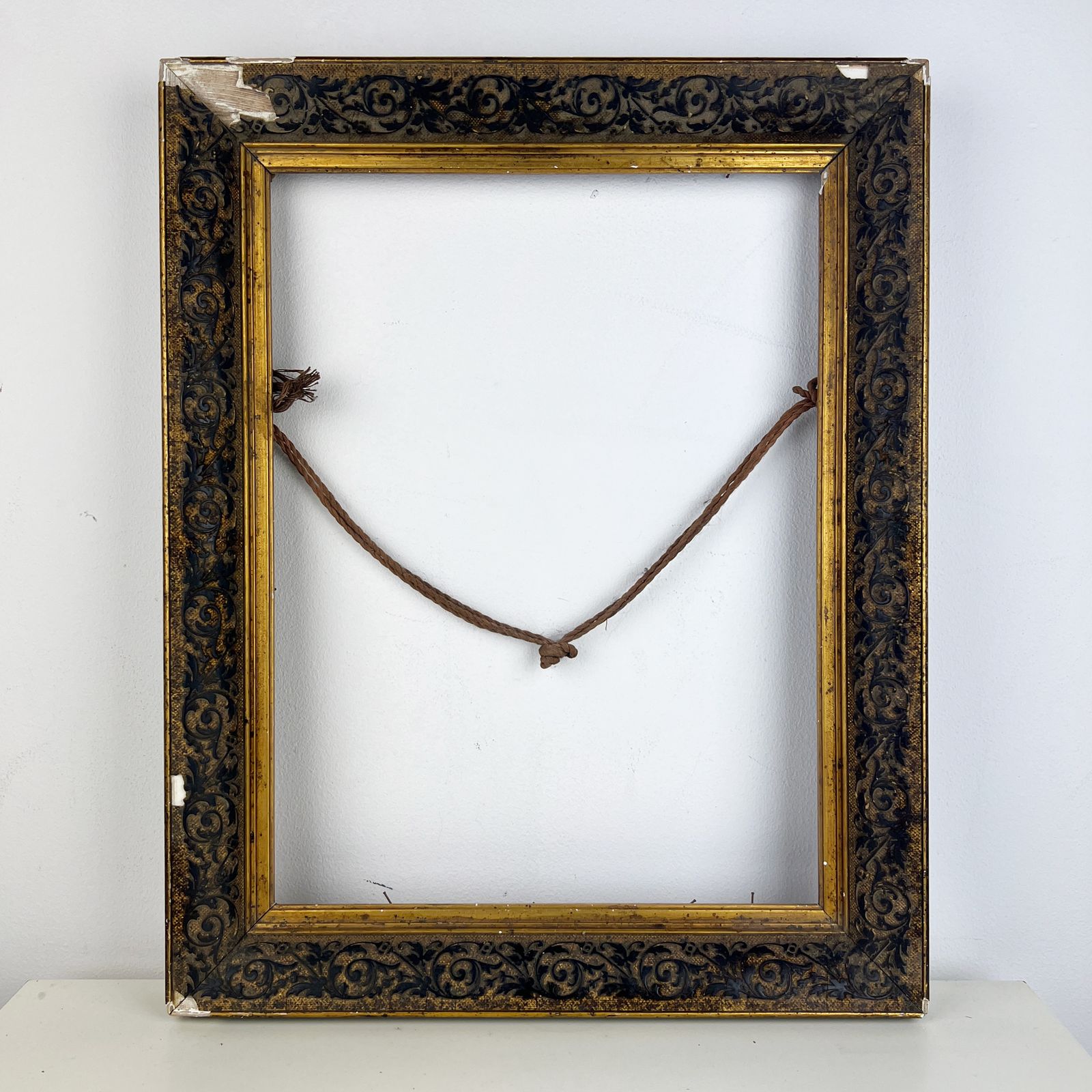 Antique Italian Gesso And Wood Picture Frame, 30x40 Cm photo furniture