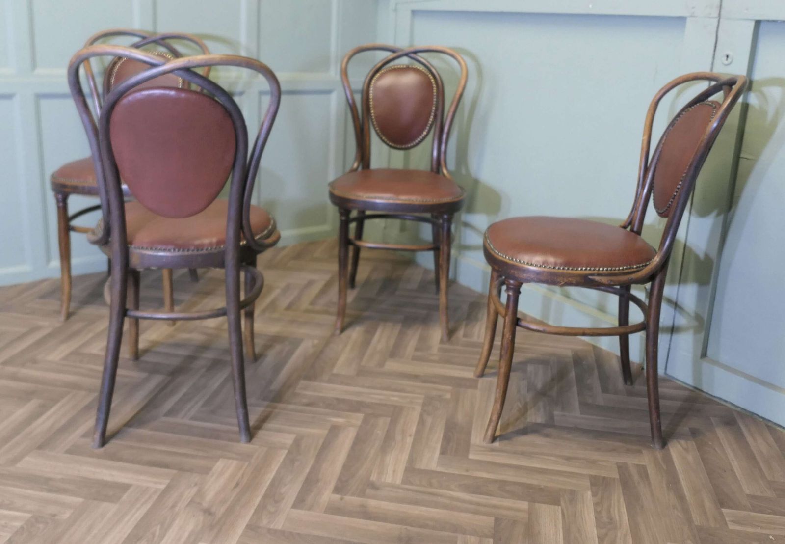 Set Of 4 Thonet Bistro Bentwood Chairs photo vinterior