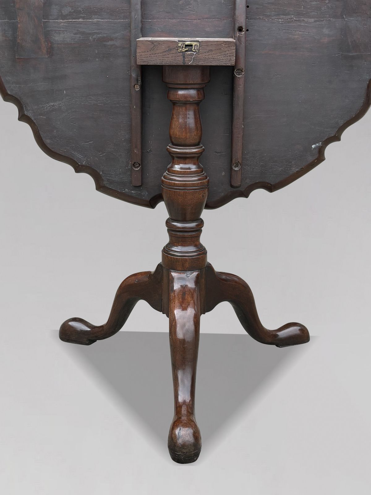photo furniture 18th Century George III Period Mahogany Pie Crust Edge Tripod Table