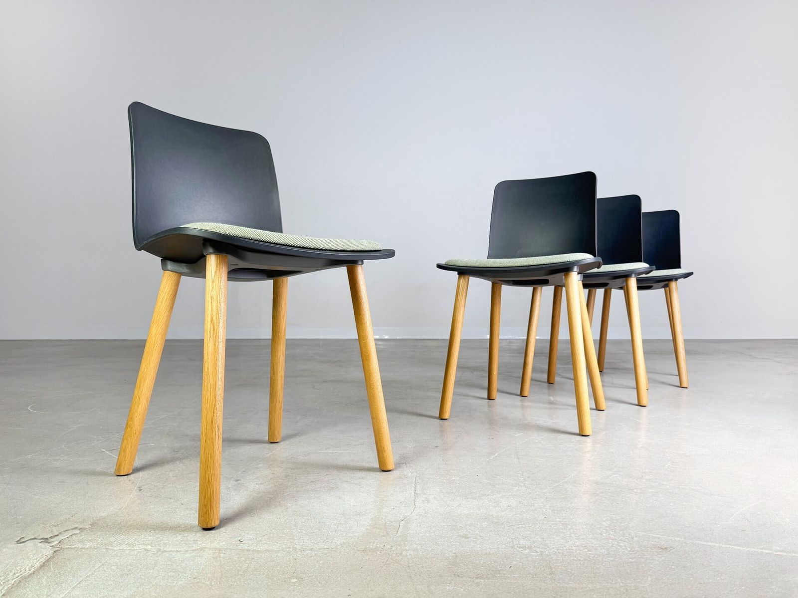 Set Of 4 Vitra Chairs Hal Wood With Seat Cushion Jasper Morrison Design photo furniture