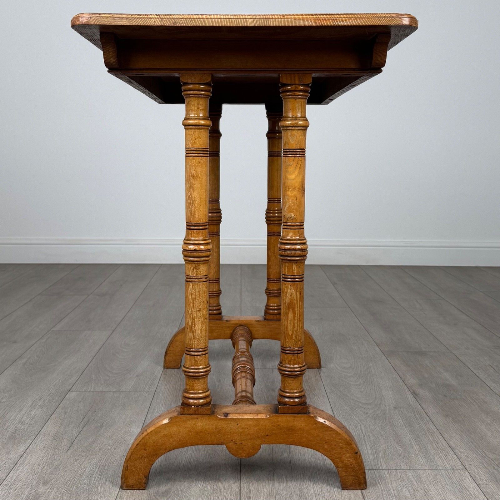 Antique 19th Century Fine Quality Side Table In Oak photo for sale