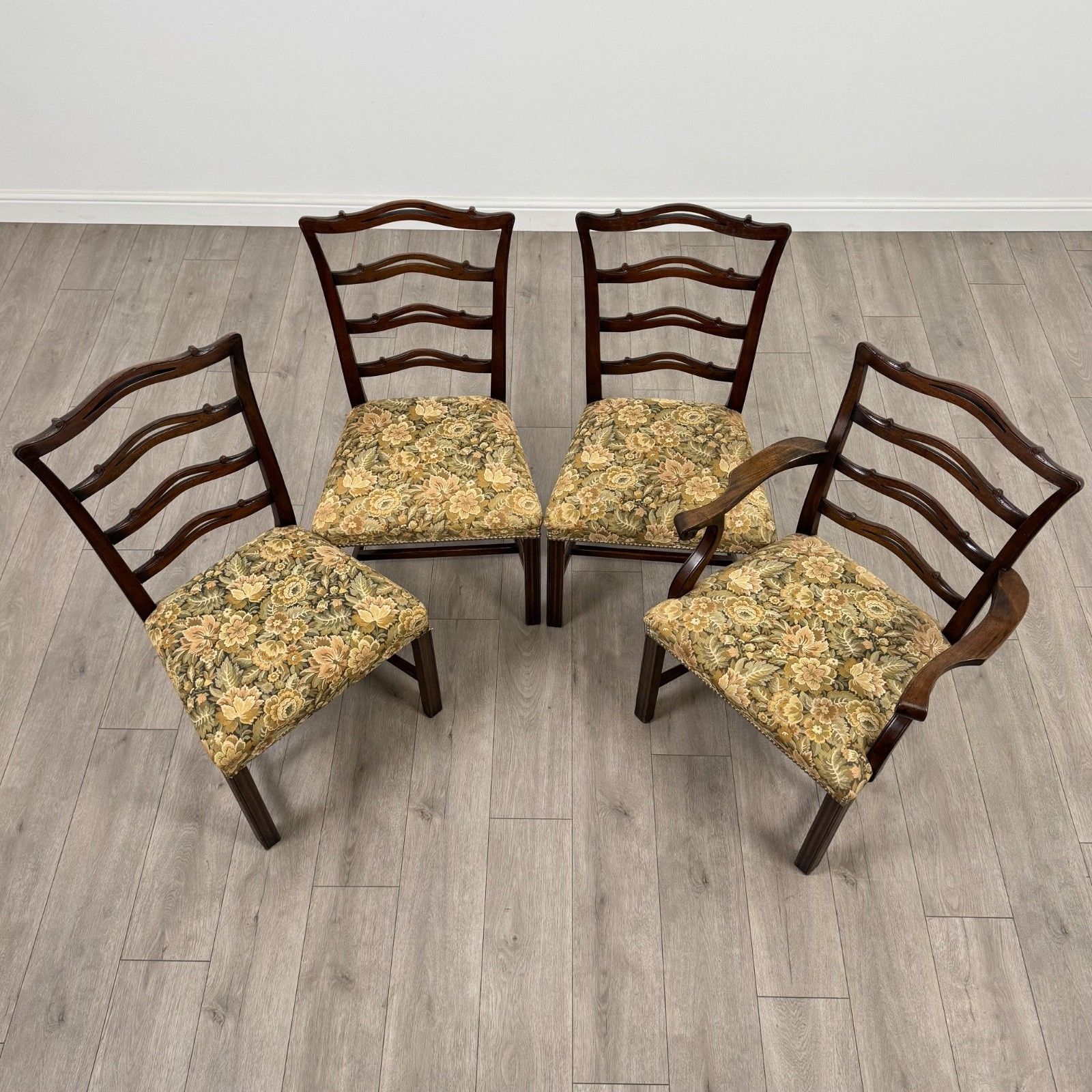 photo furniture Antique 19th Century Set Of 8 Mahogany Dining Chairs