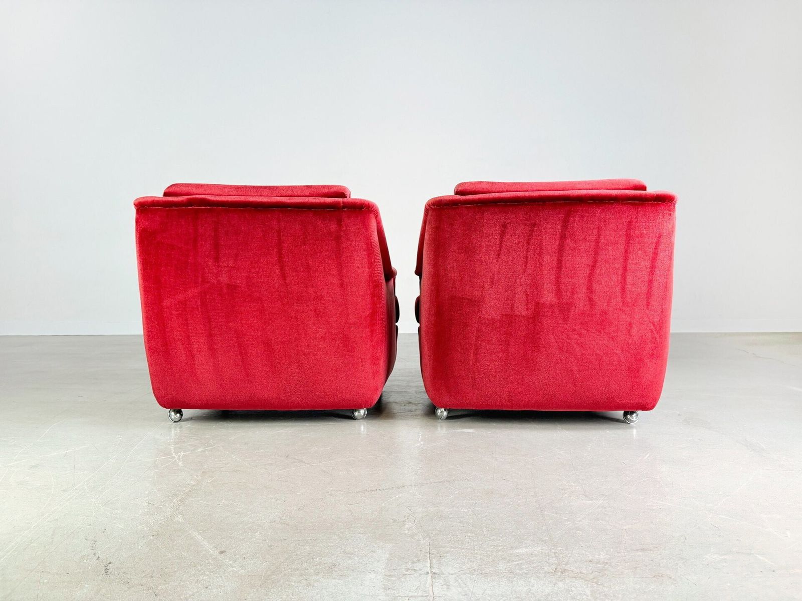 Set Of 2 Mid   Century Vintage Armchairs Red Velvet Retro photo vinterior