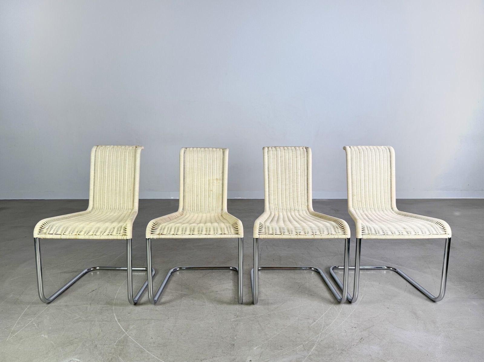1490.0 Original Set Of 4 Tecta Cantilever Chairs B20 Jean Prouvé Cantilever Chair photo