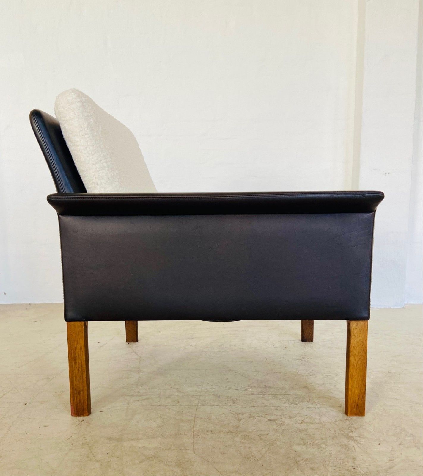 1960,S Retro Hans Olsen Rosewood And Leather Lounge Chair photo vinterior