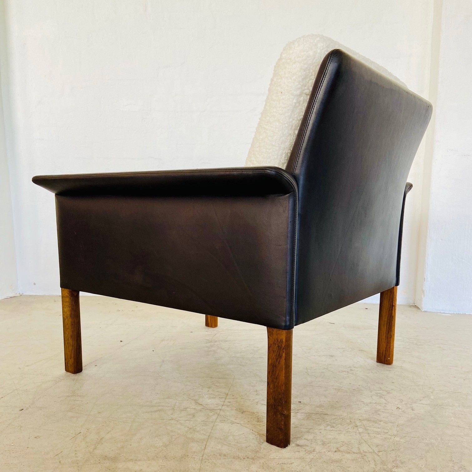 photo furniture 1960,S Retro Hans Olsen Rosewood And Leather Lounge Chair
