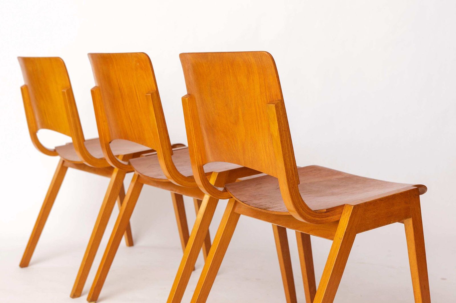 Set Of 6 Wilkhahn Stackable Chairs – Beech Wood – Germany 1970s – Vintage Seating photo vintage