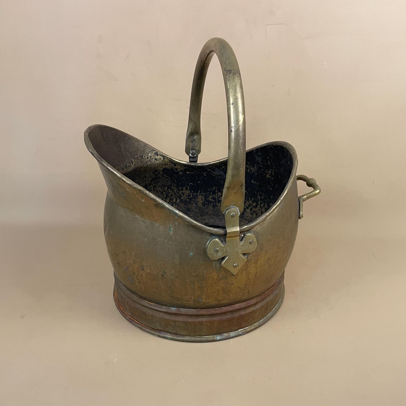 Antique Metal Gold Brass Coal Bucket Handle Fireside Fire Side Scuttle Log Helmet Farmhouse Cottage Aged Patina Vintage Fireplace Logs photo furniture
