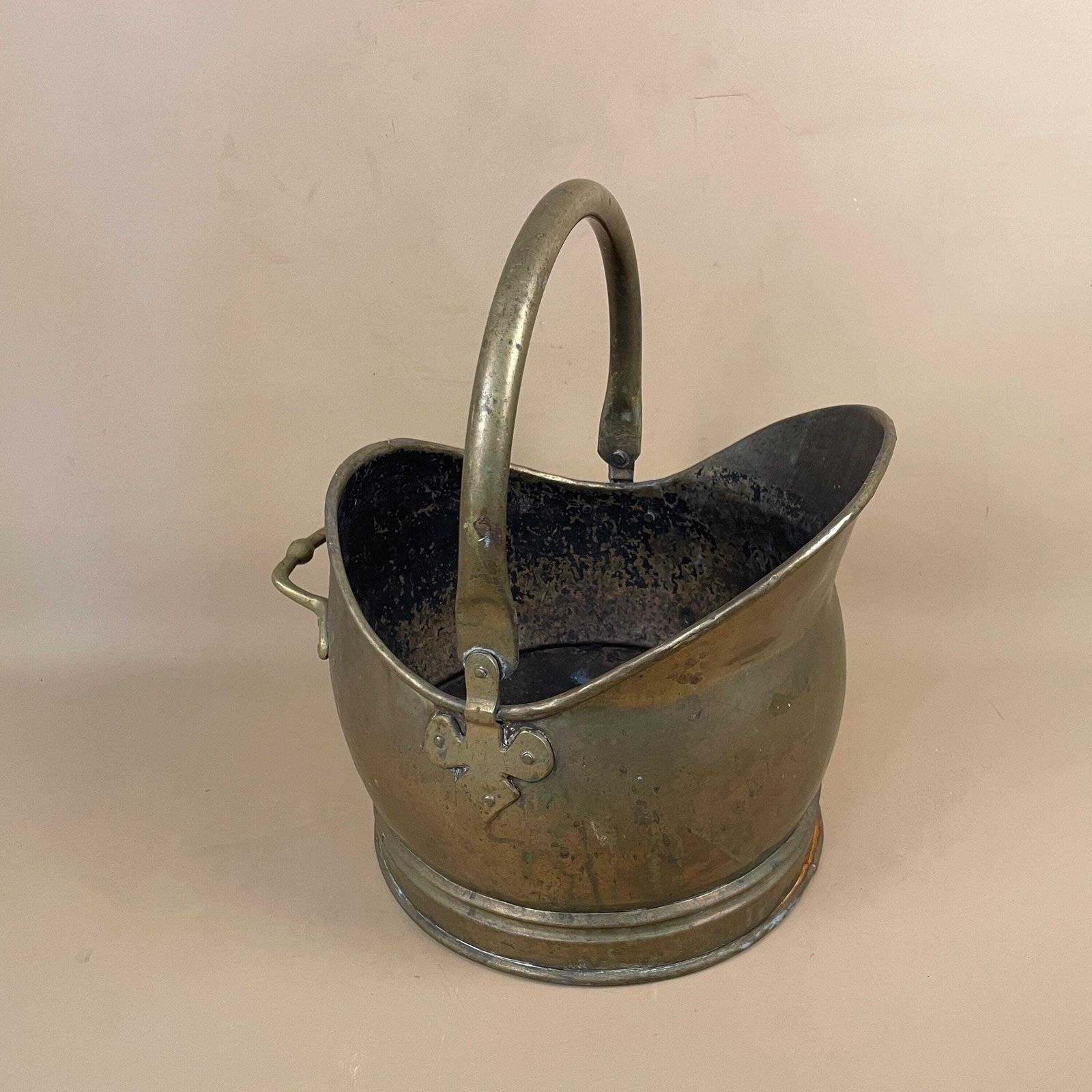 Antique Metal Gold Brass Coal Bucket Handle Fireside Fire Side Scuttle Log Helmet Farmhouse Cottage Aged Patina Vintage Fireplace Logs photo 50.0