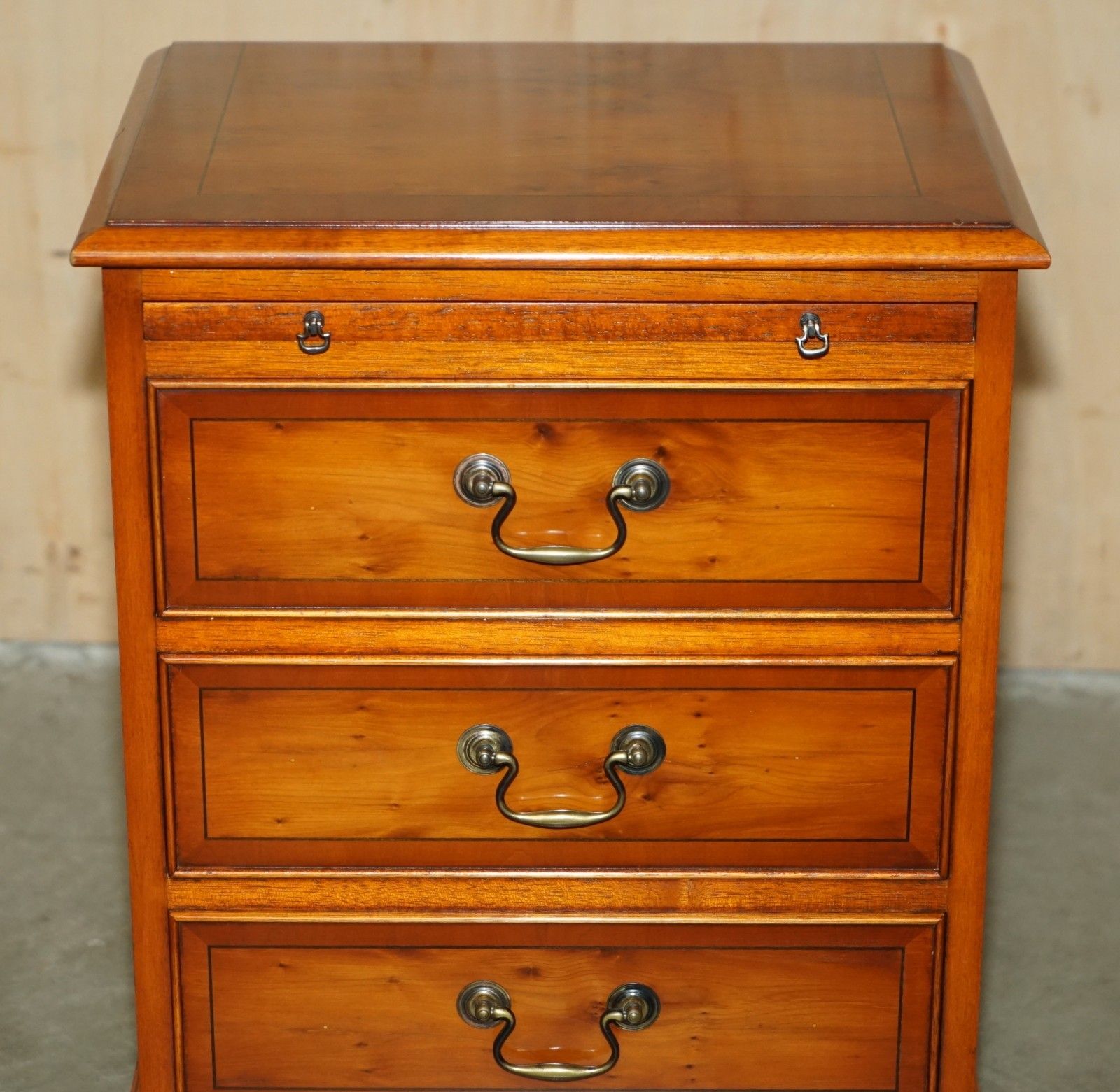 Pair Of Bradley Furniture Burr Yew Bedside Table Nightstand Drawers Butlers Tray photo 1750.0