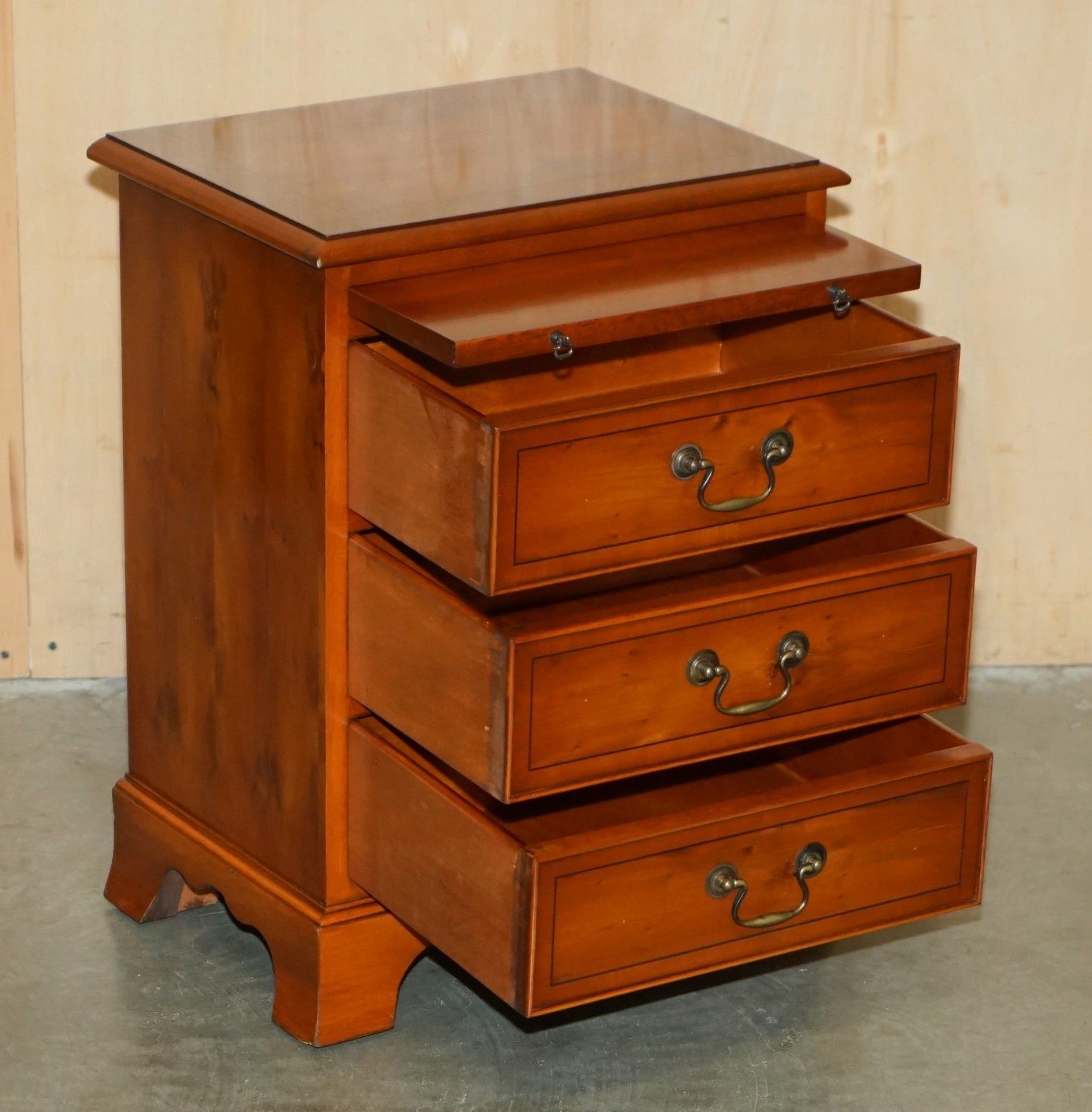 1750.0 Pair Of Bradley Furniture Burr Yew Bedside Table Nightstand Drawers Butlers Tray photo