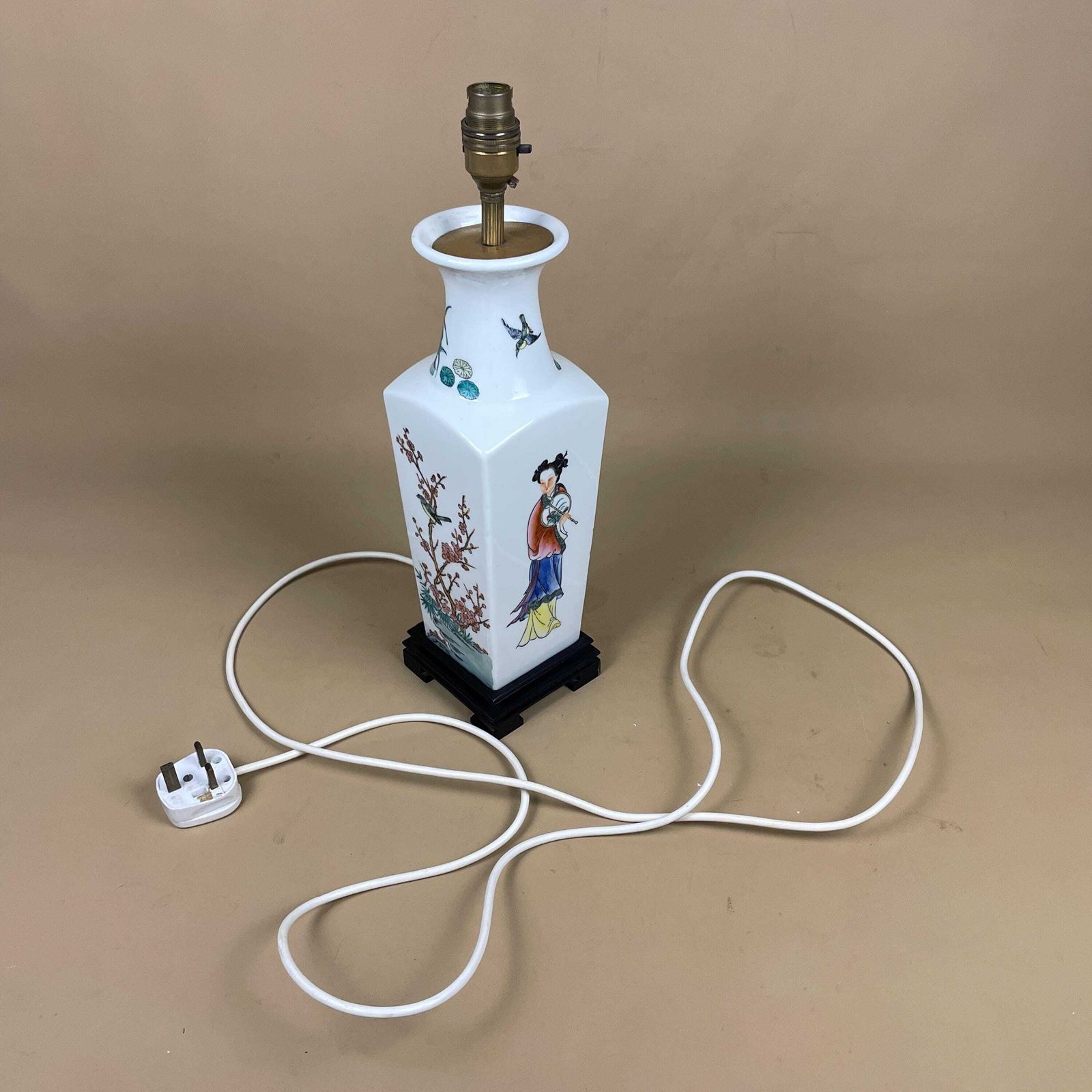 photo for sale Vintage Ceramic Lamp Light Bedside Table Hand Painted Floral Design Pattern Wood Base Oriental Japanese Vase White Antique Brass Ginger Jar