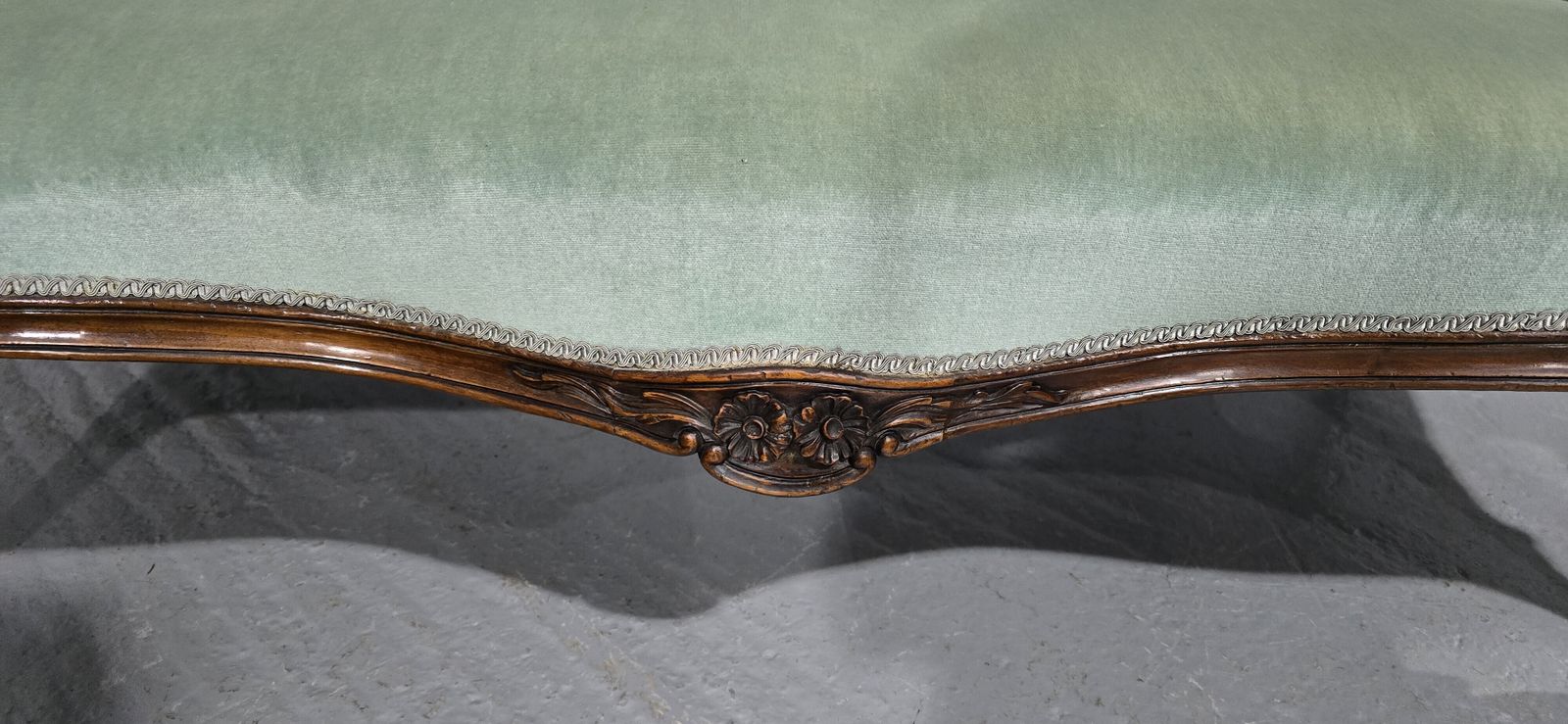 Victorian Mahogany Sofa, 1800s photo Furniture