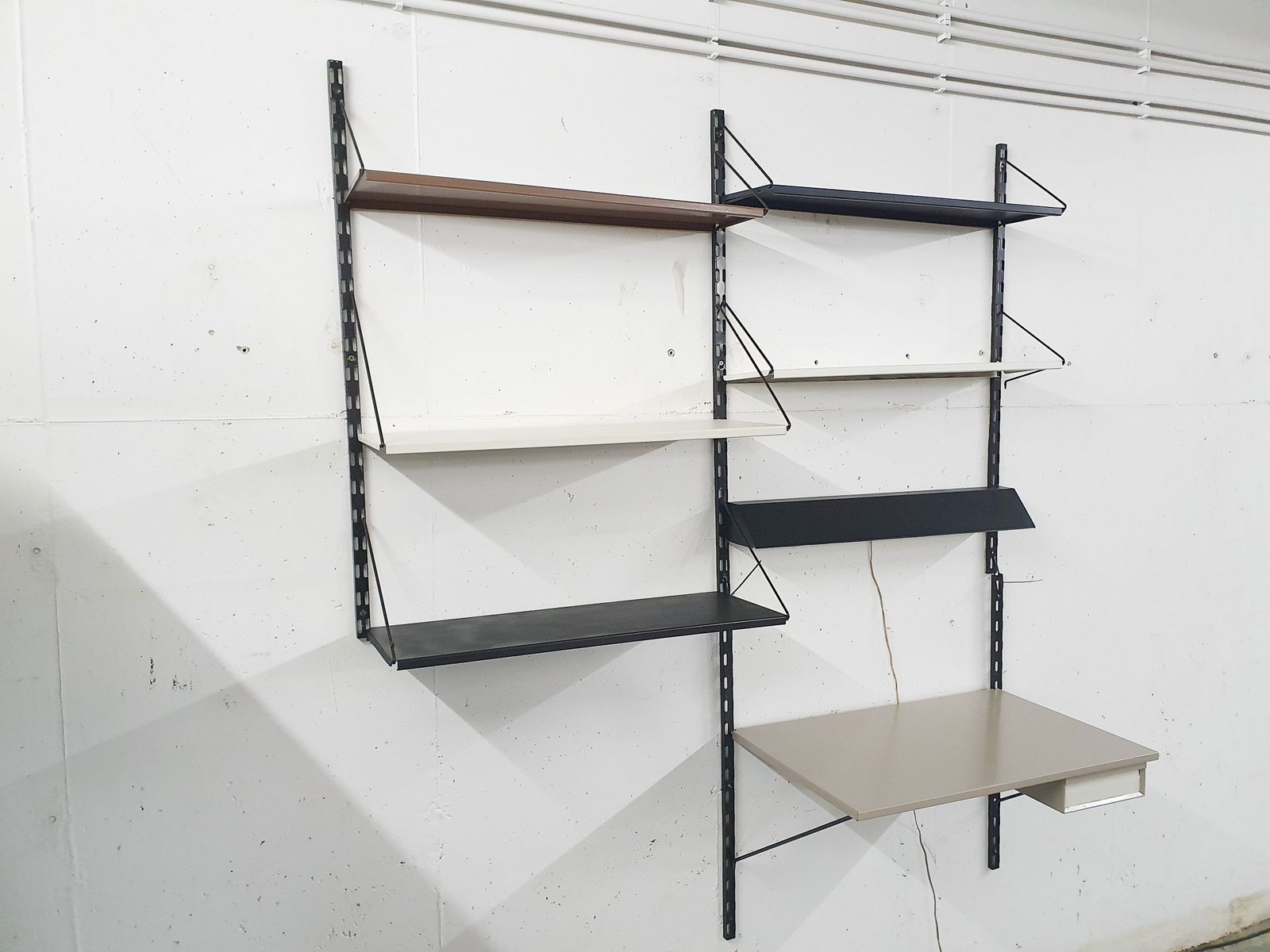 Tjerk Reijenga Voor Pilastro Metalen Wandmeubel, Nederland, Ca. Jaren 1950 photo furniture