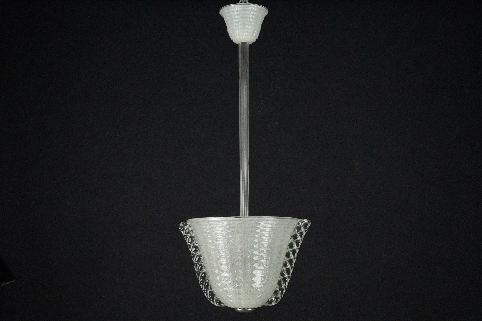 Rare Art Deco Ercole Barovier Chandelier In Pulegoso Murano Glass. Italy 1940s
