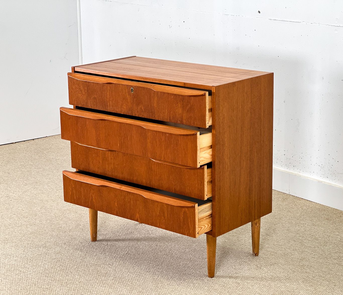 650.0 Small Chest Of Drawers, 1960s, Teak photo