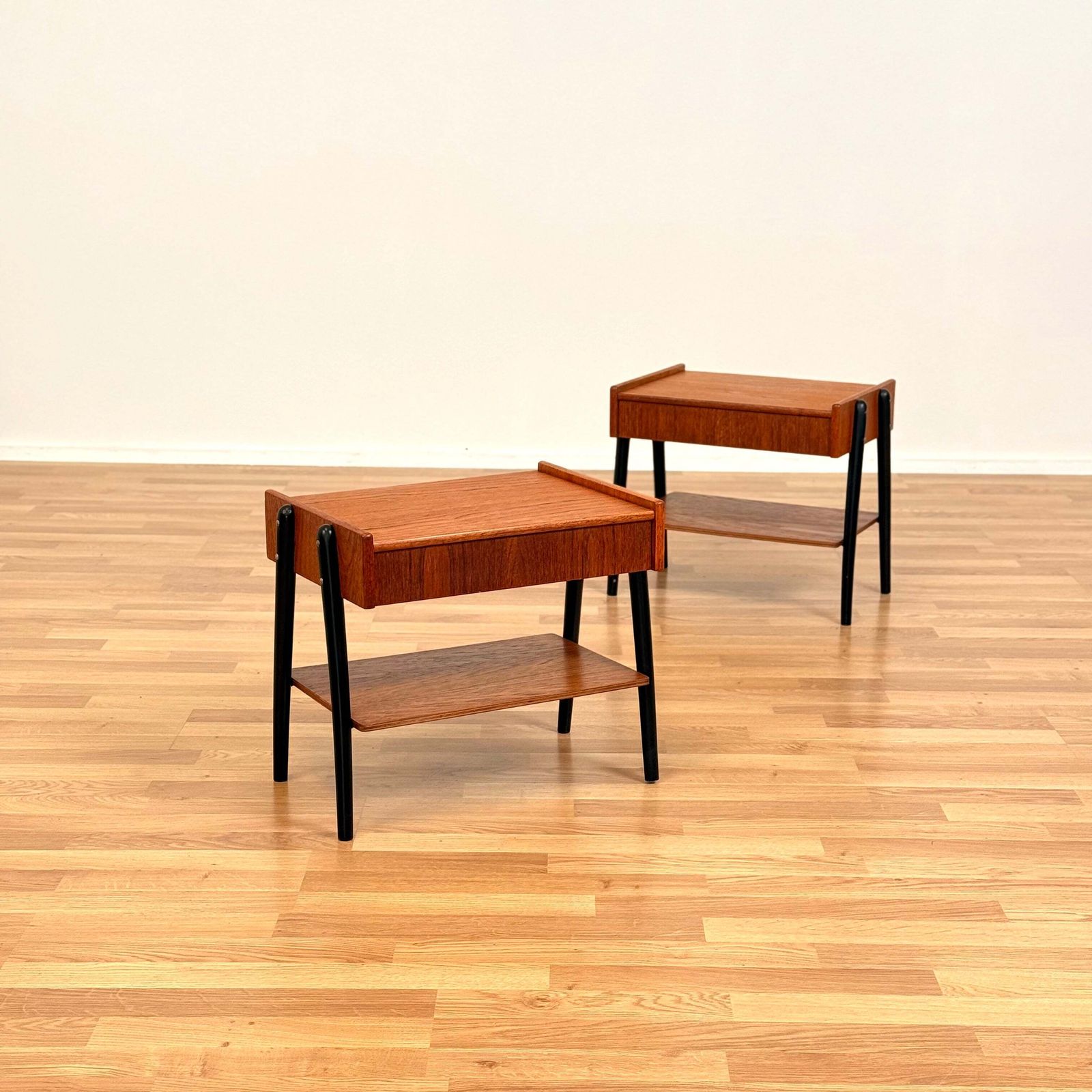 Set Of 2 Bedside Table In Teak By Ab Carlström & Co Möbelfabrik