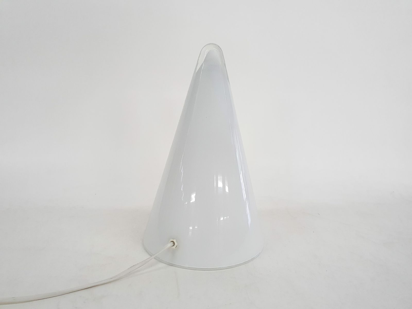 Melkglazen Piramide Tafellamp "Teepee" Van Sce France