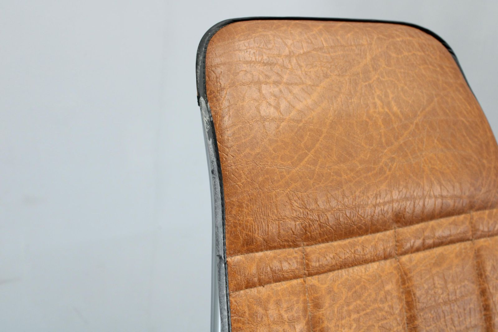 1970s Italian Folding Lounge Chair With Leatherette Upholster photo vintage