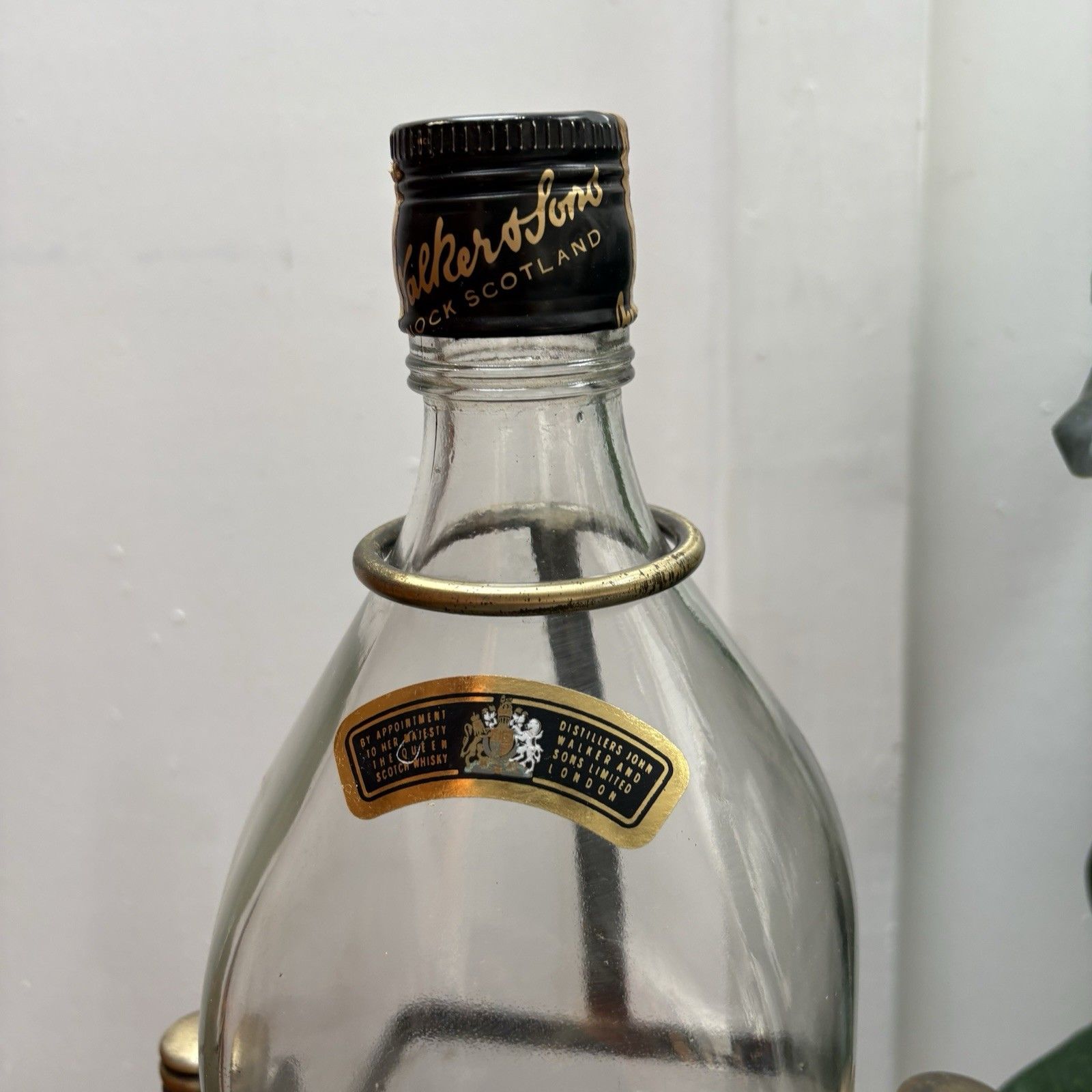 Vintage Johnnie Walker Black Label 12 Yr Old Whisky Bottle Brass Leather Plinth photo Home Decor
