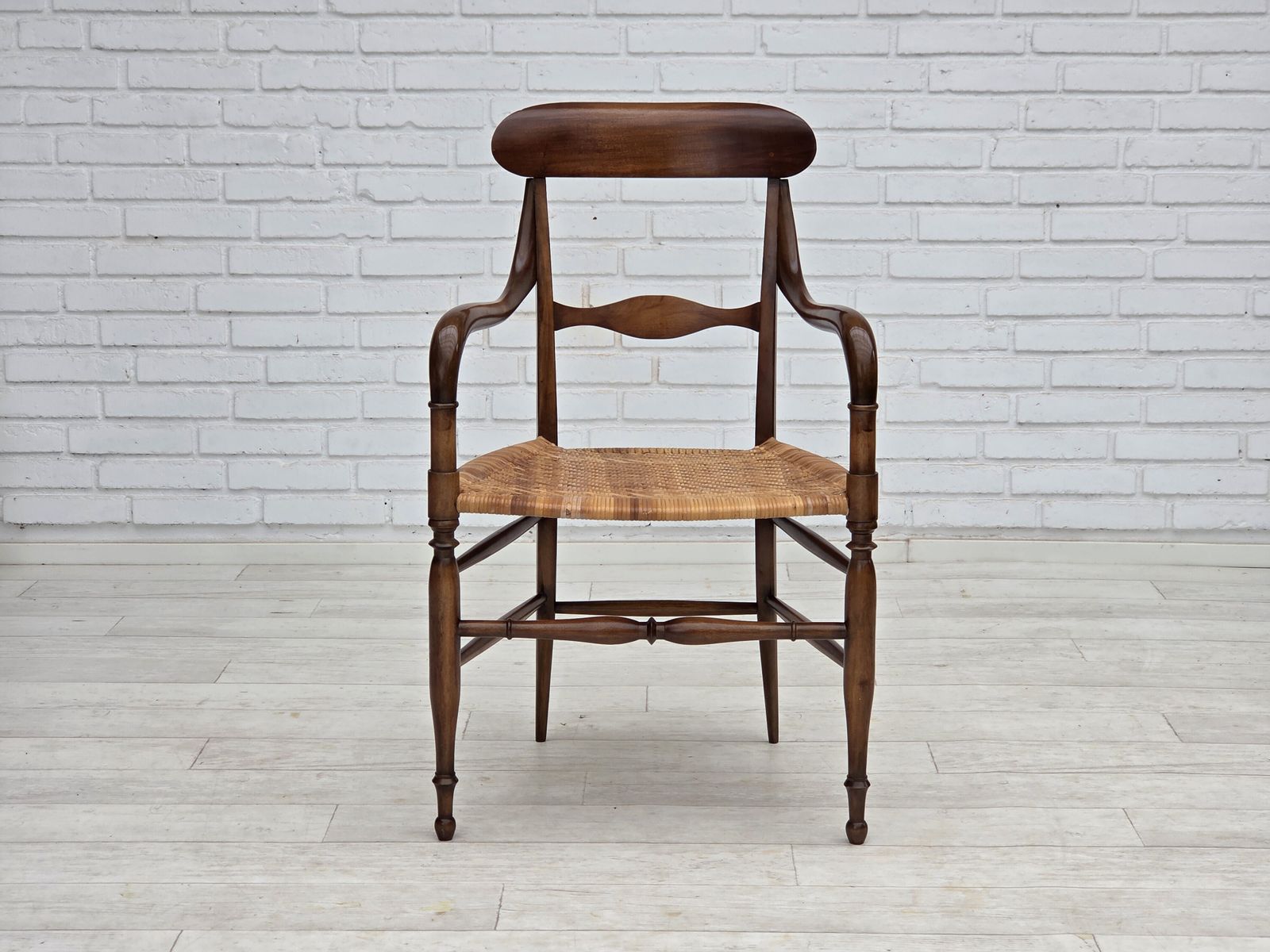photo furniture 1970s, Italian Design By Fratelli Levaggi, 2 Armchairs, Model "Campanino", Cherry Wood.