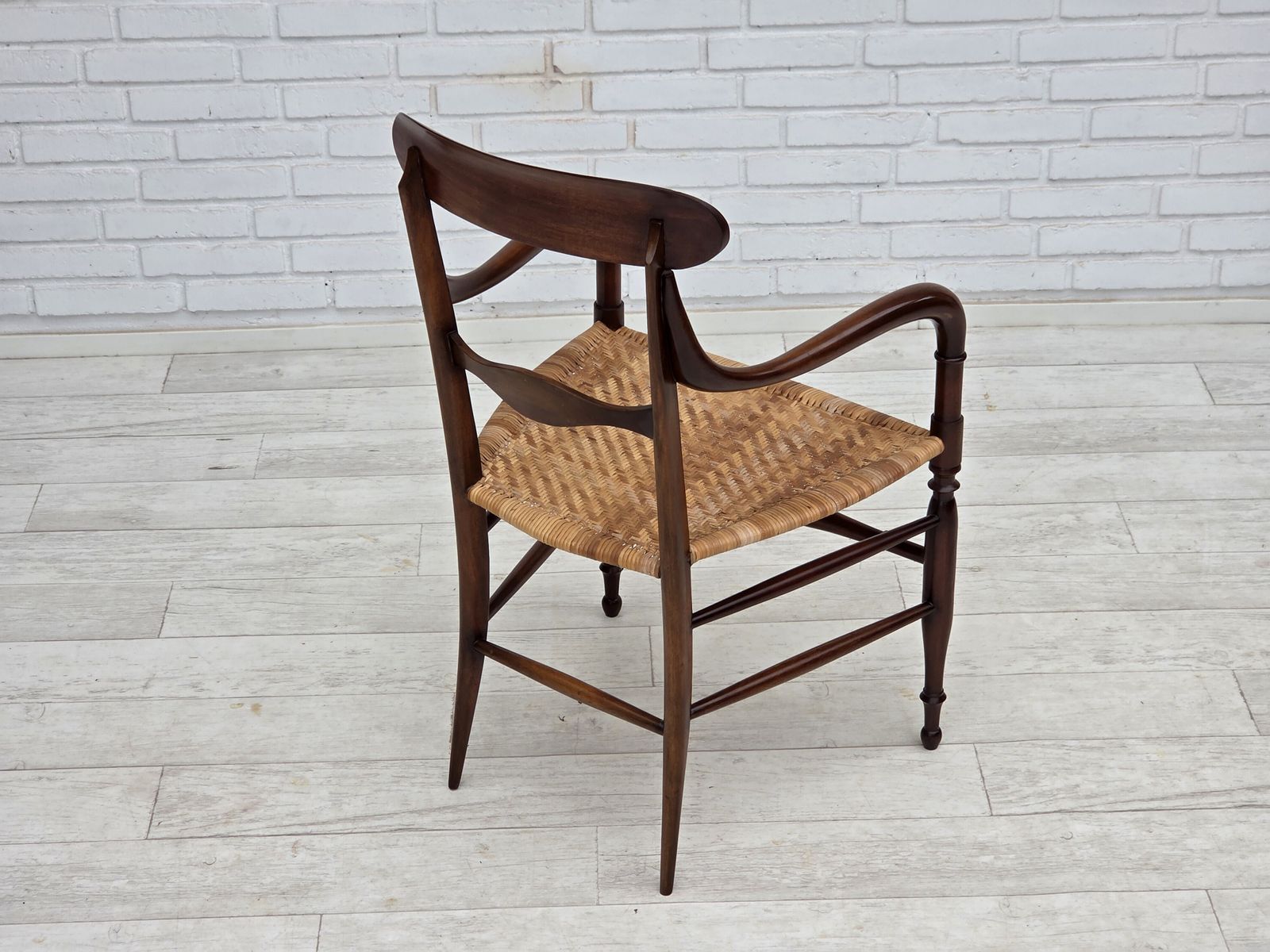 photo vinterior 1970s, Italian Design By Fratelli Levaggi, 2 Armchairs, Model "Campanino", Cherry Wood.