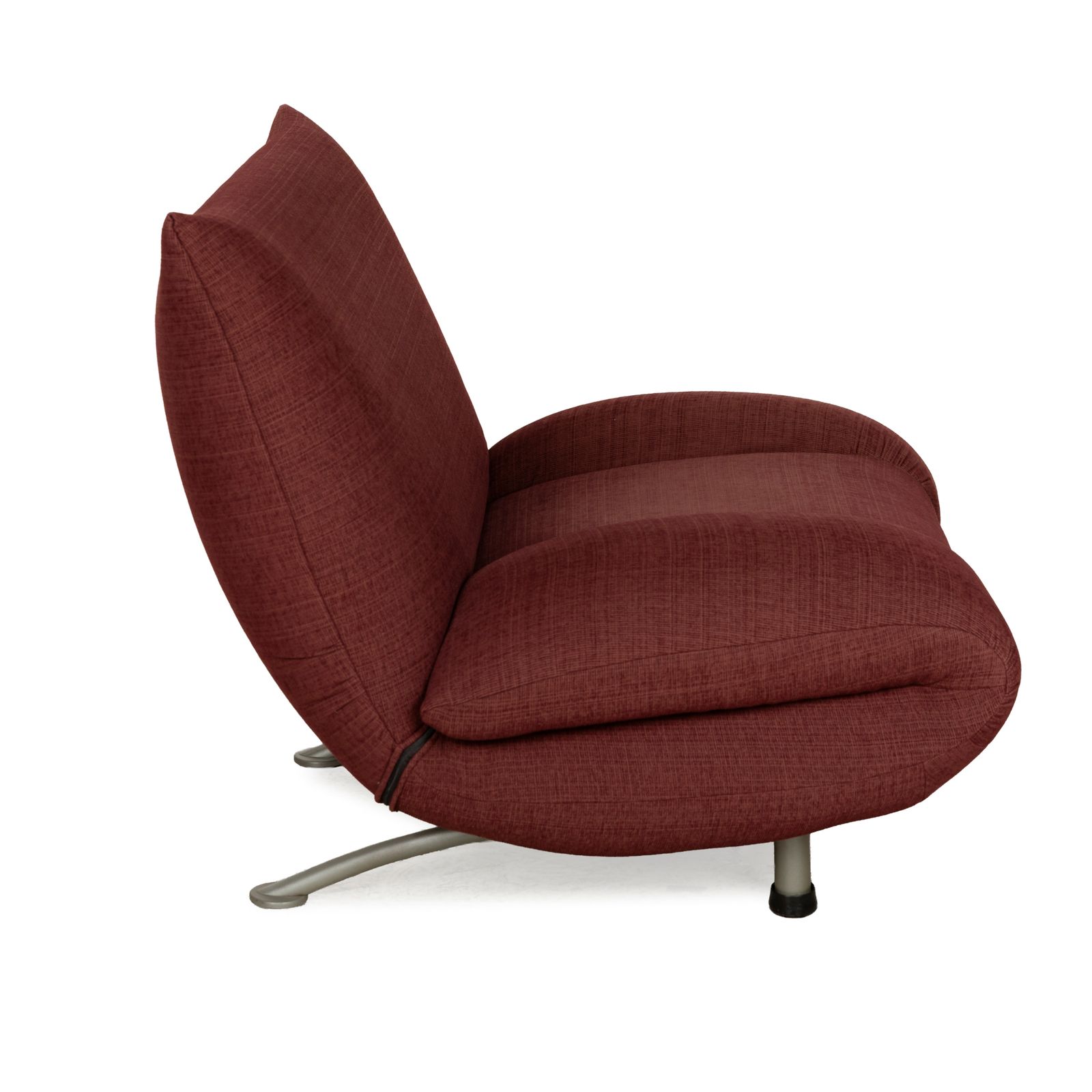 photo furniture Fauteuil Rolf Benz en tissu rouge bordeaux