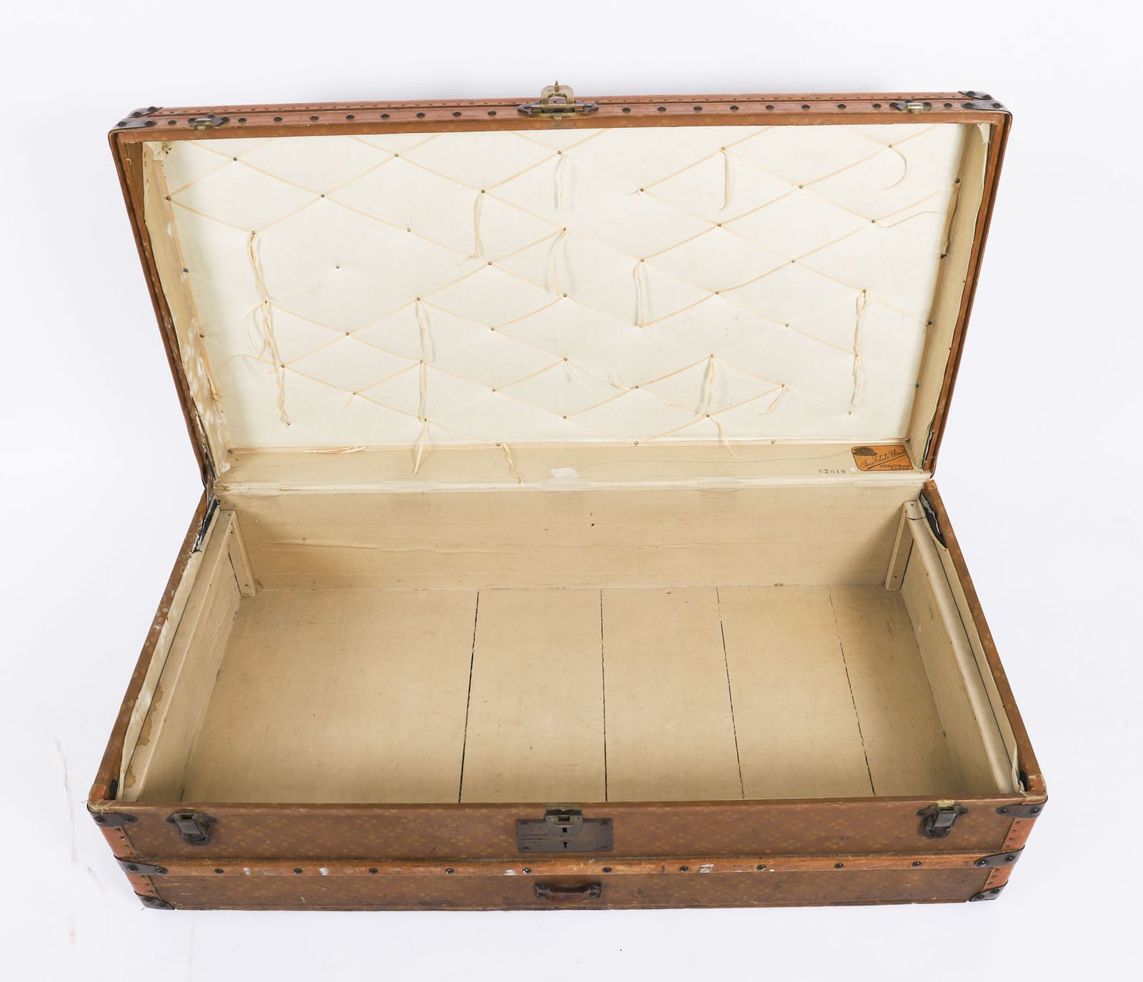 2750.0 Antique Aux Etats Unis Of Paris Steamer Trunk Luggage Circa 1920 photo