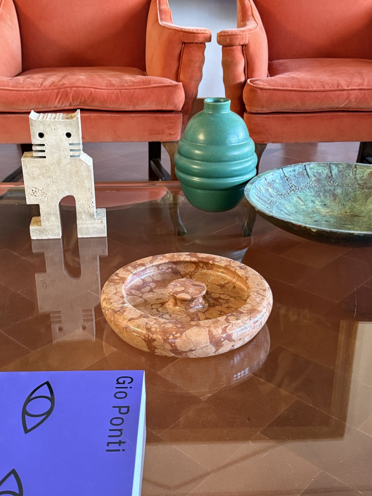 photo vinterior Angelo Mangiarotti, Red Marble Centerpiece / Bowl, Knoll International Italy, 1970s