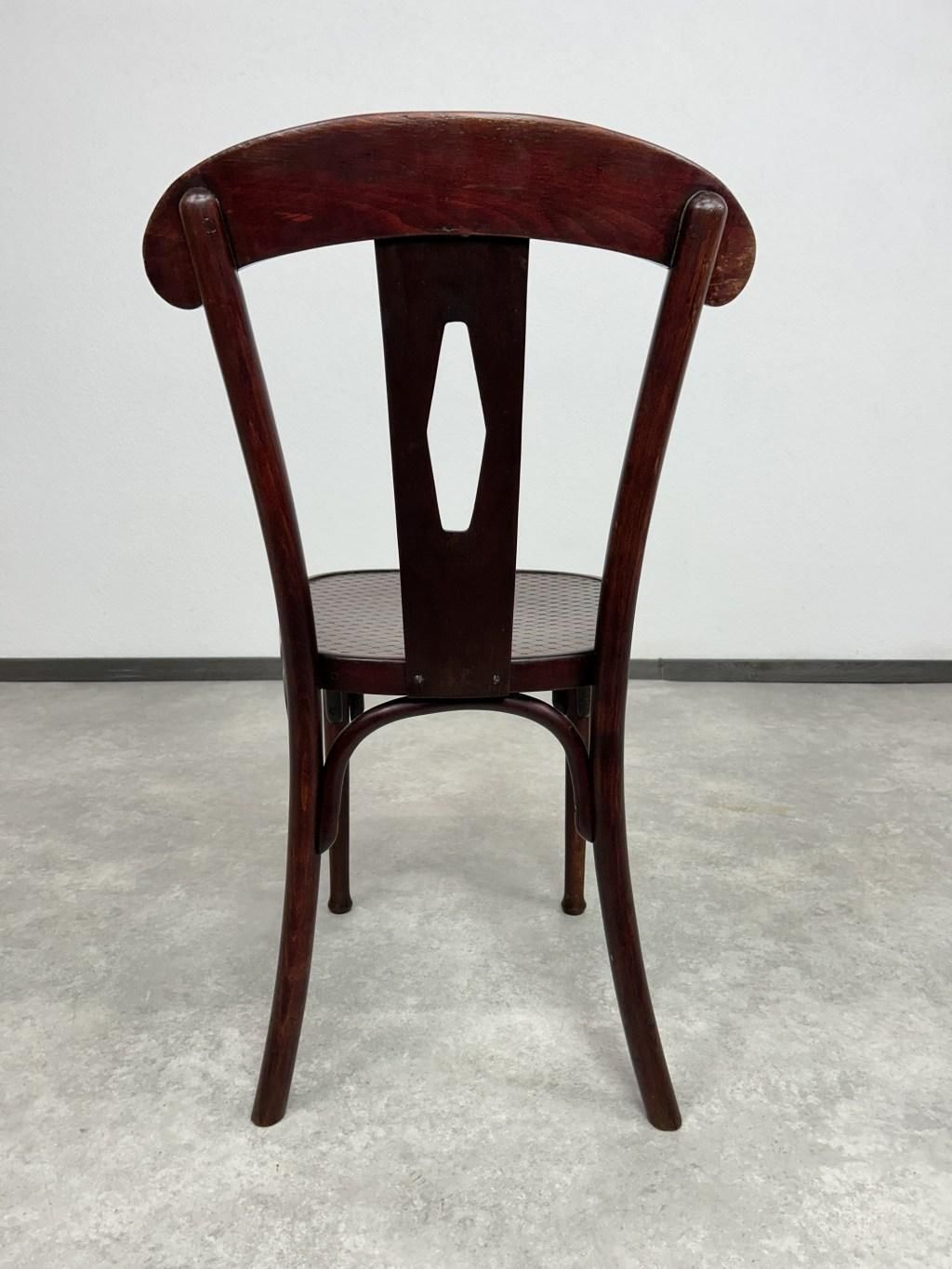 photo furniture Set Of 4 Thonet Dining Chairs No.164
