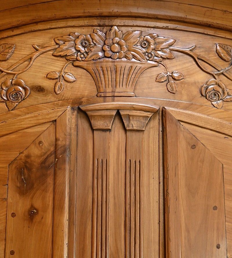 Nantaise Cherrywood Wardrobe, Louis XV Style – Part 1 Of The 19th Century photo vinterior