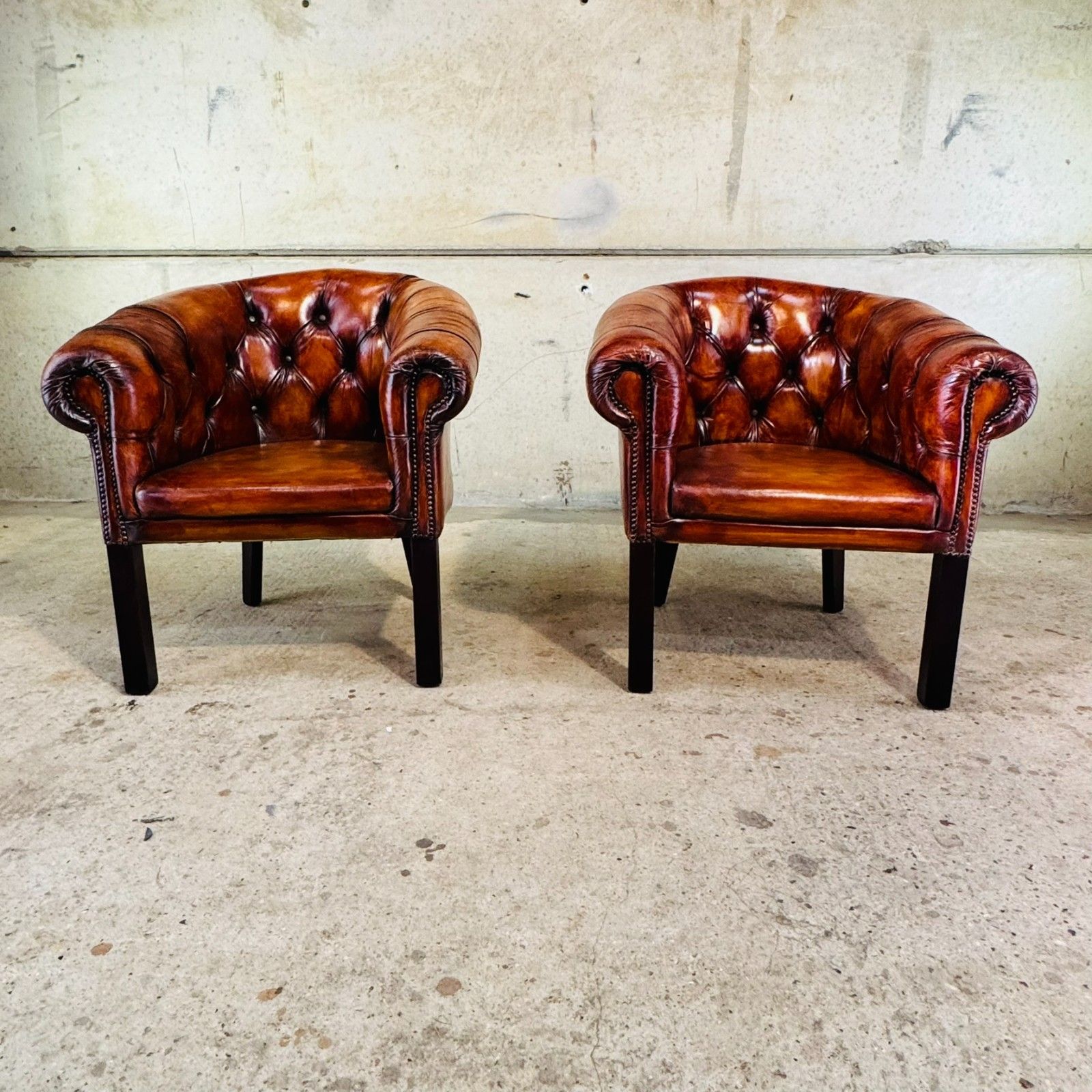 Pair Of Elegant English Made Vintage Chesterfield Tan Leather Tub Chairs #A671 photo Furniture