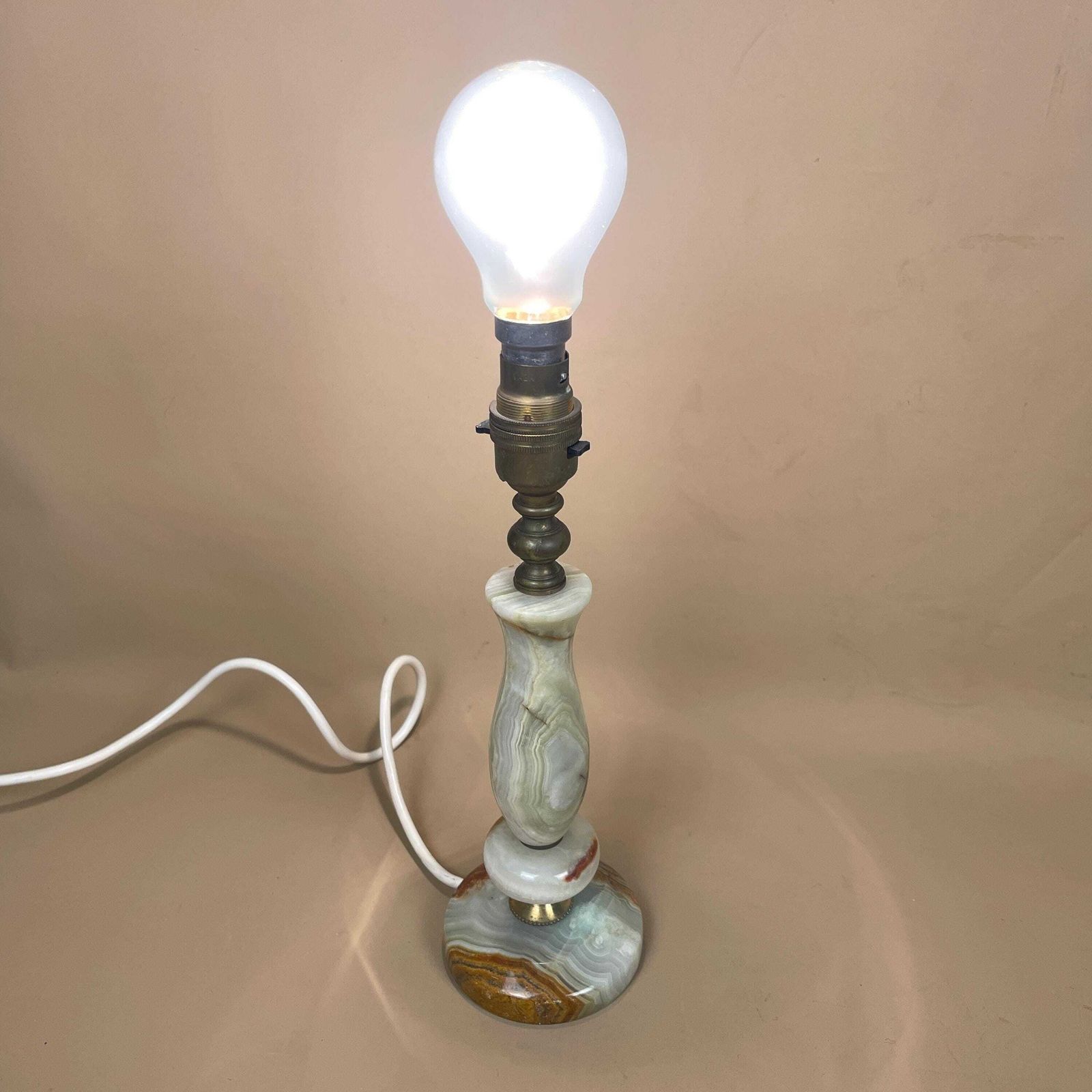 photo furniture Antique Marble Lamp Light Bedside Side Table Desk Marbled Patterned Detail Vintage Pattern Stone Retro Green Gold Brass Metal Ornate Pattern