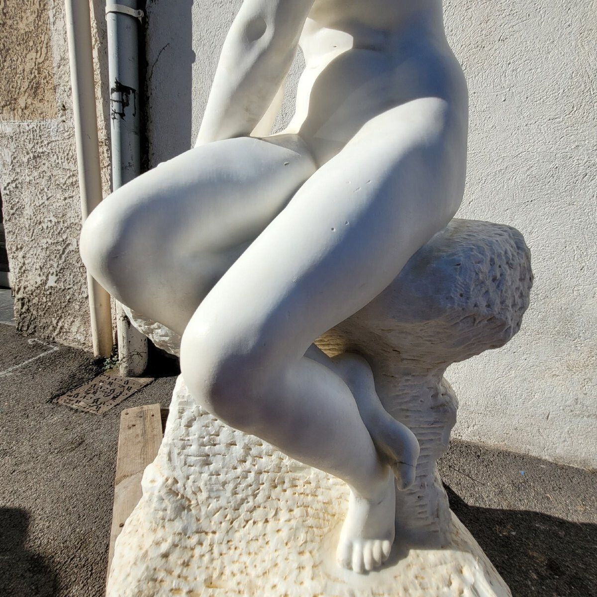 Large Bather On A Rock, Large White Marble (155cm), Late 19th Century photo vinterior