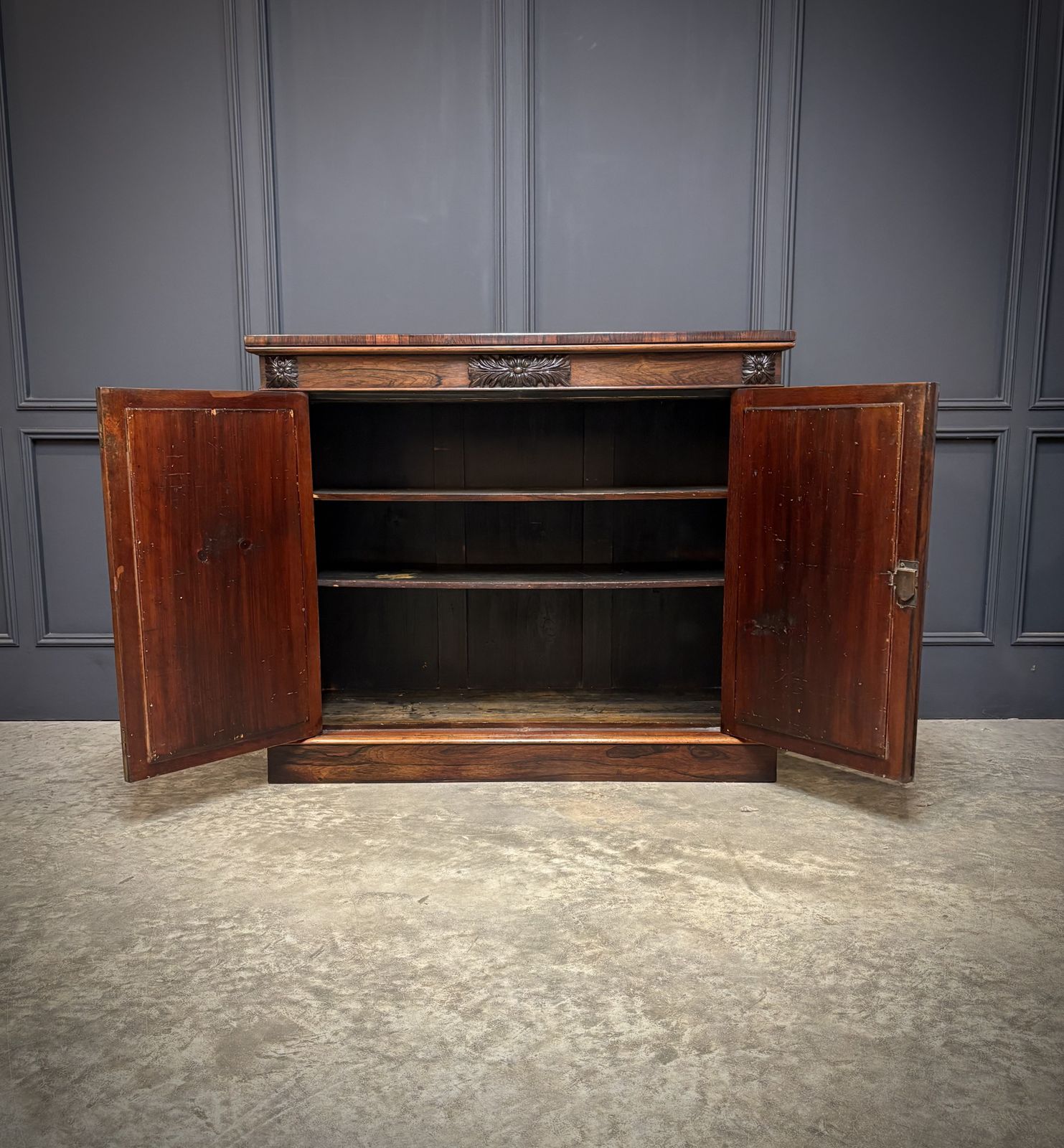 William IV Rosewood Side Cabinet photo vinterior