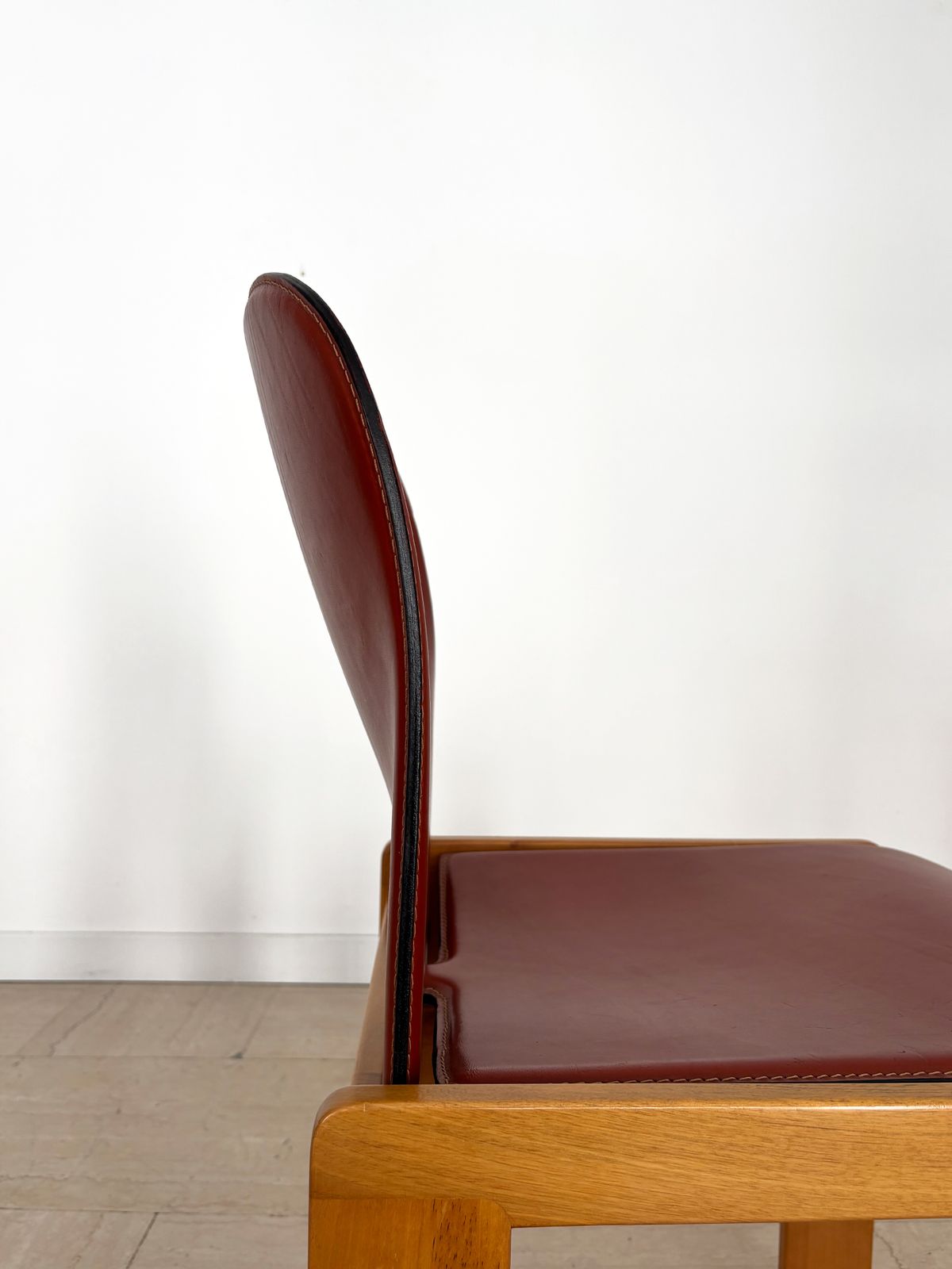 9500.0 Afra Tobia Scarpa Cassina Midcentury Leather Wood Dining Chairs, Italy 1960s photo