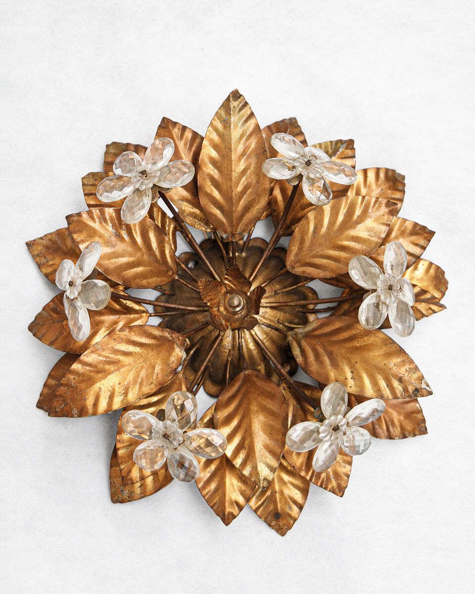 Vintage Vergulde Metalen Bloemvormige Wand  Of Plafondlamp photo for sale