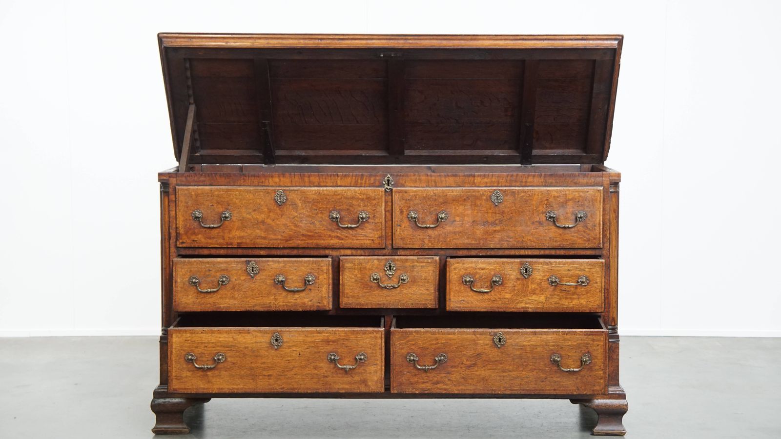 Stunning, Characterful Antique 18th Century English Mule Chest photo for sale