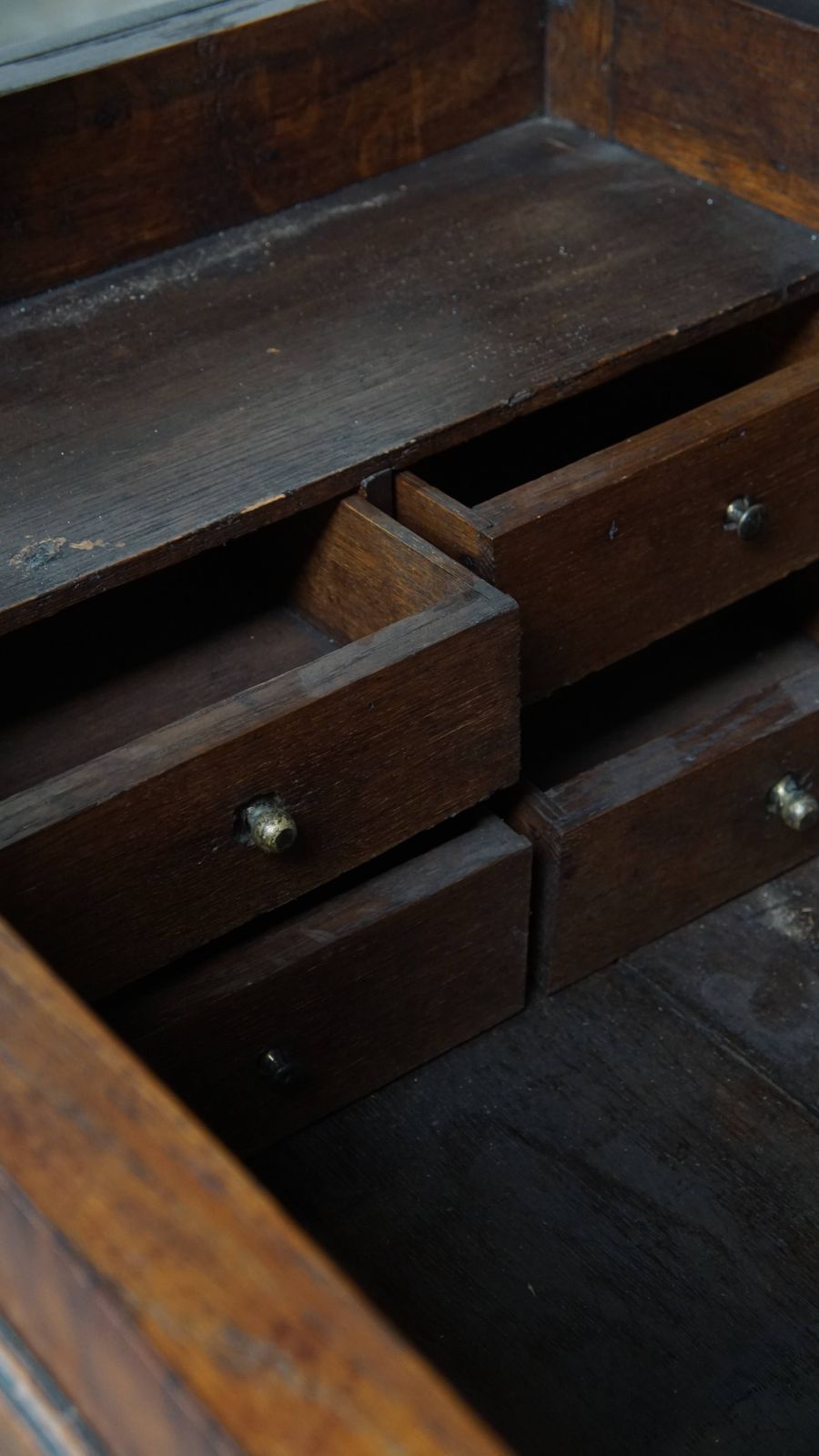 photo vinterior Stunning, Characterful Antique 18th Century English Mule Chest