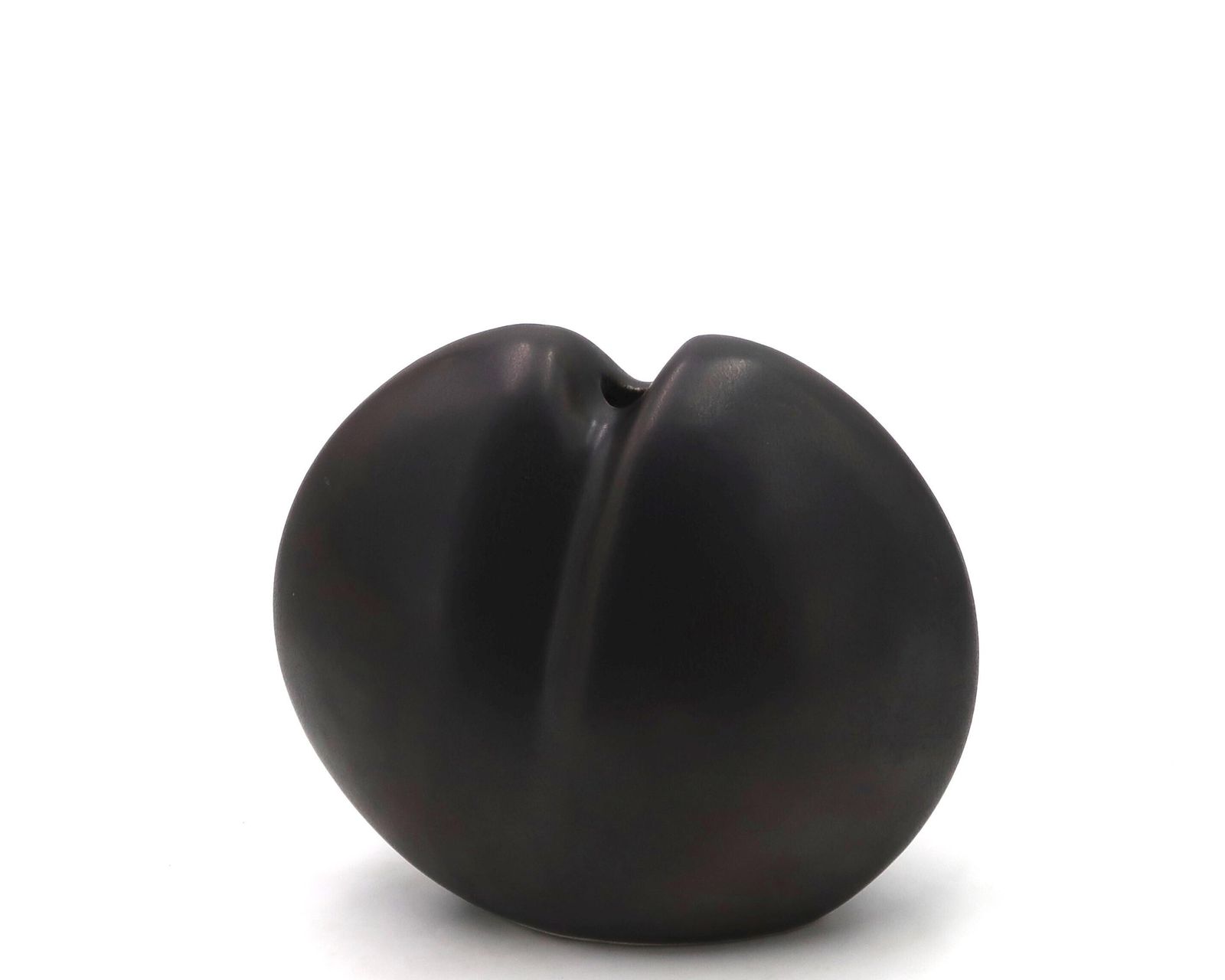 French Black Porcelain Vase By Jacqueline And Tim Orr, Made In France, 1970s / Minimalist Home Decor, Sea Coconut Style