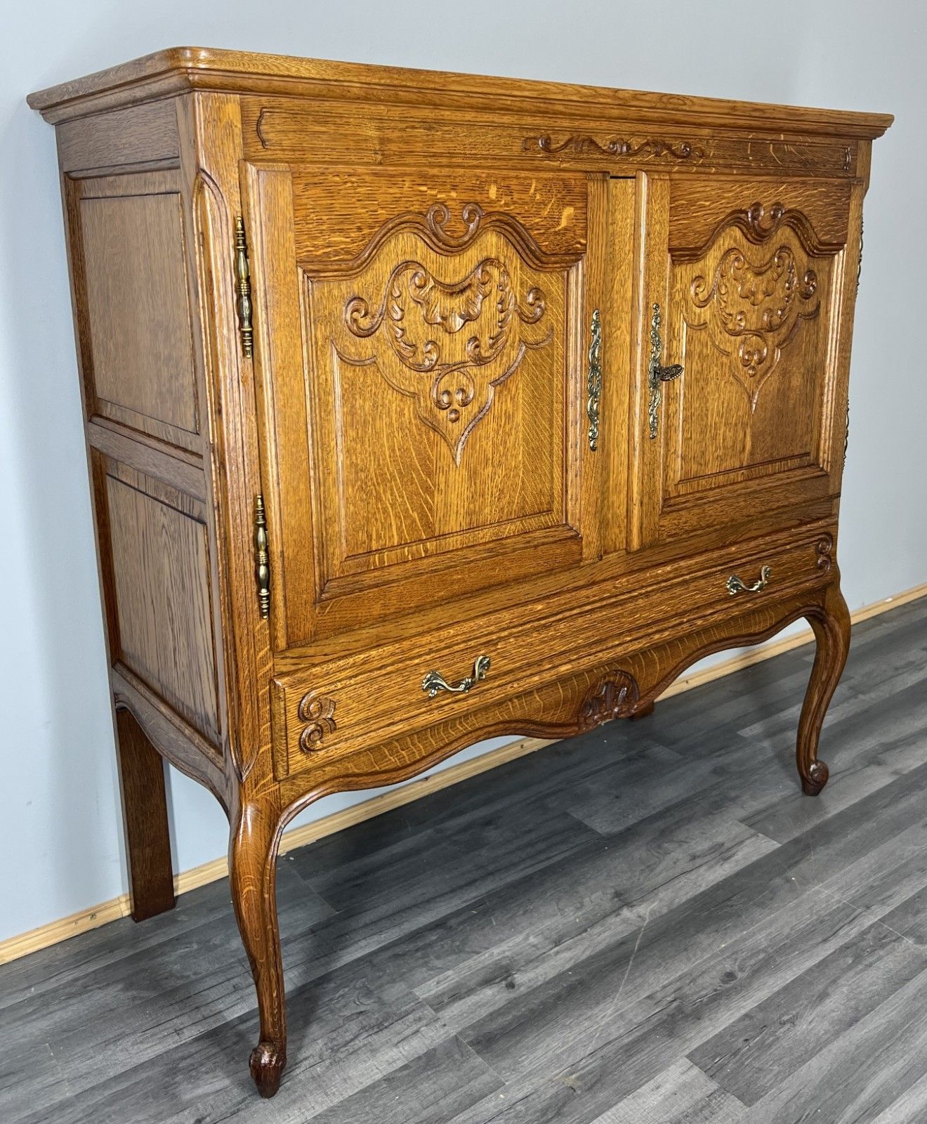 photo furniture Cabinet Vintage French Louis Style Oak Carved Sideboard With Drawer Lot 4017